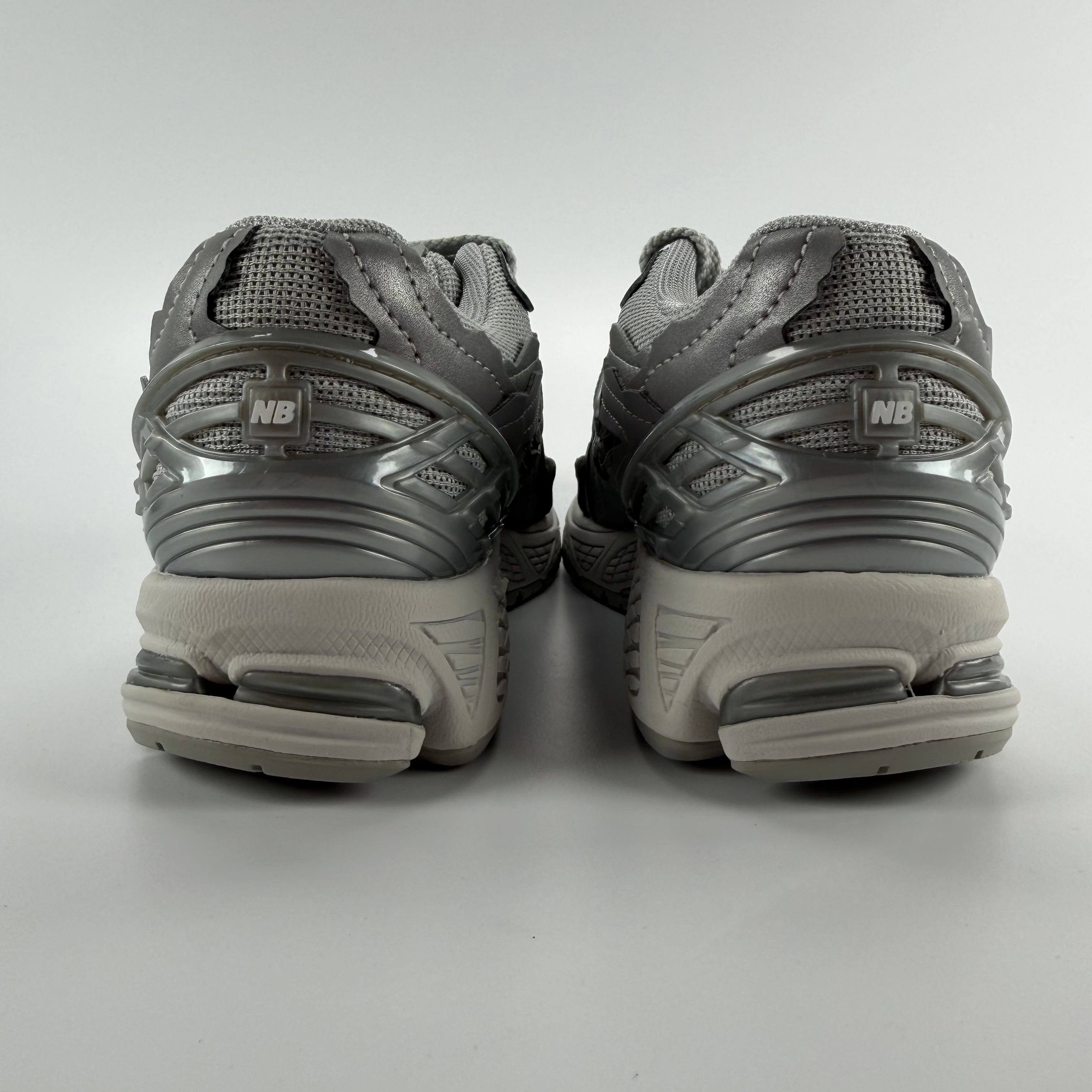 261333 New Balance 1906D Protection Pack Silver Metallic