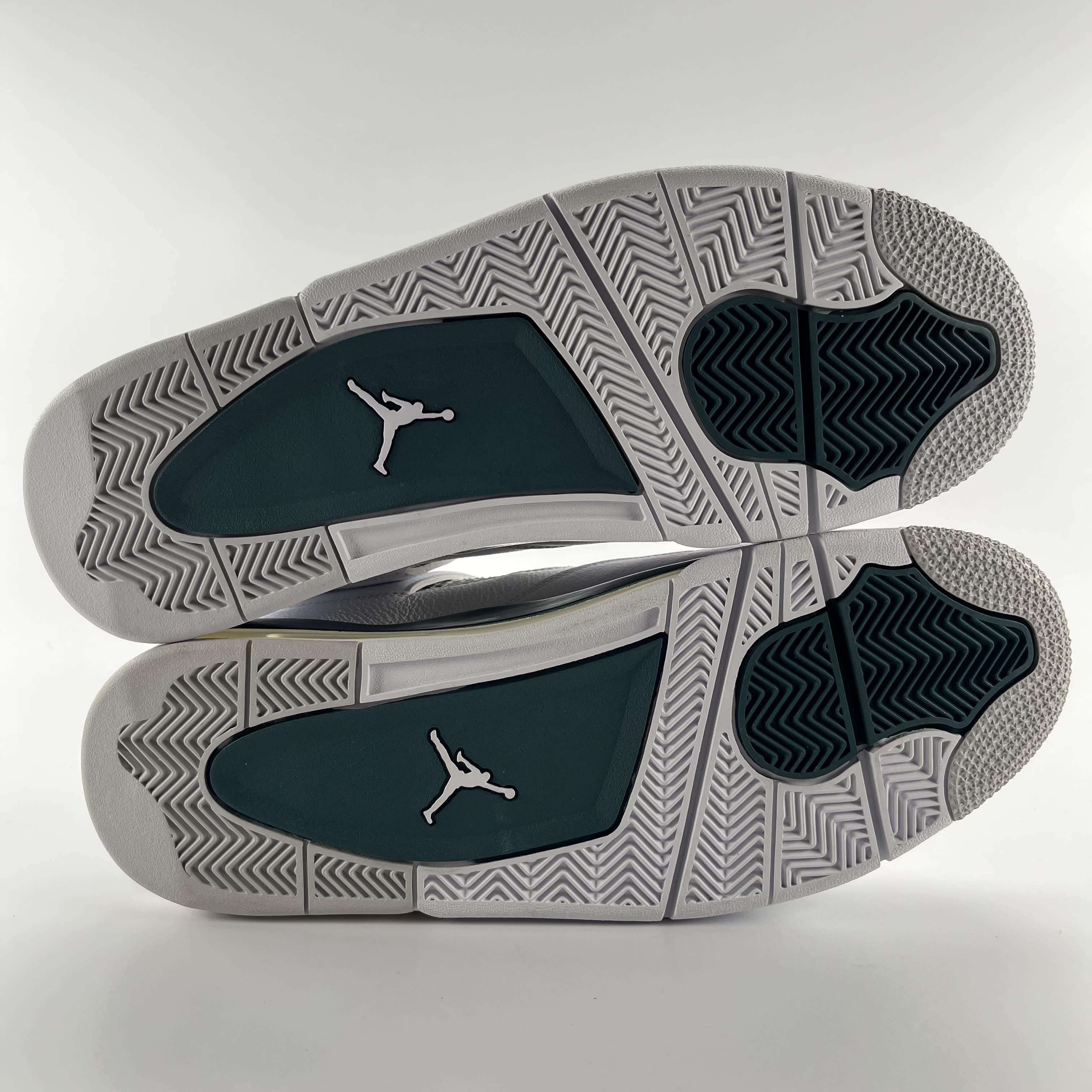 323567 Jordan 4 Retro Oxidized Green