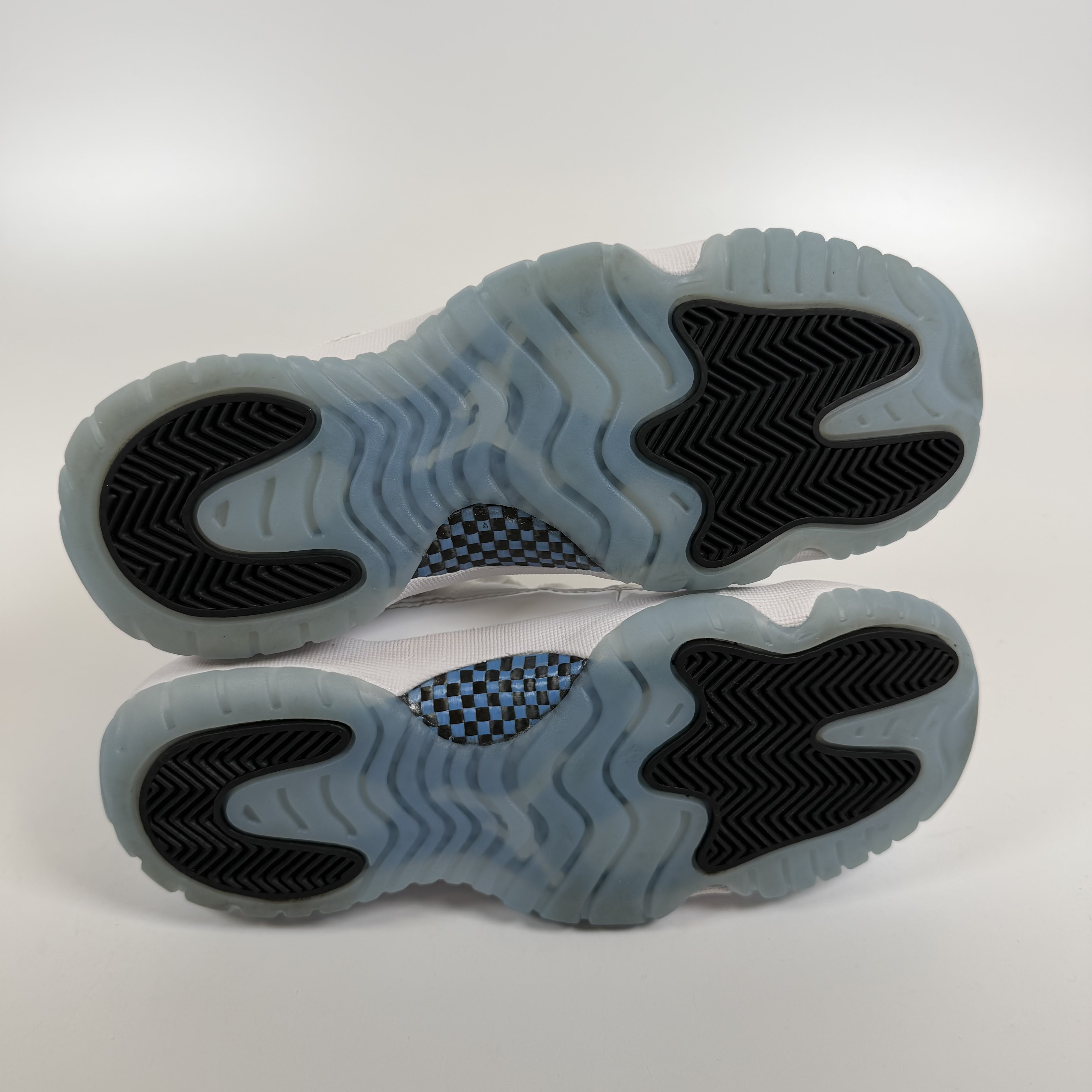 SP7184 Jordan 11 Retro Legend Blue (2024) (GS)