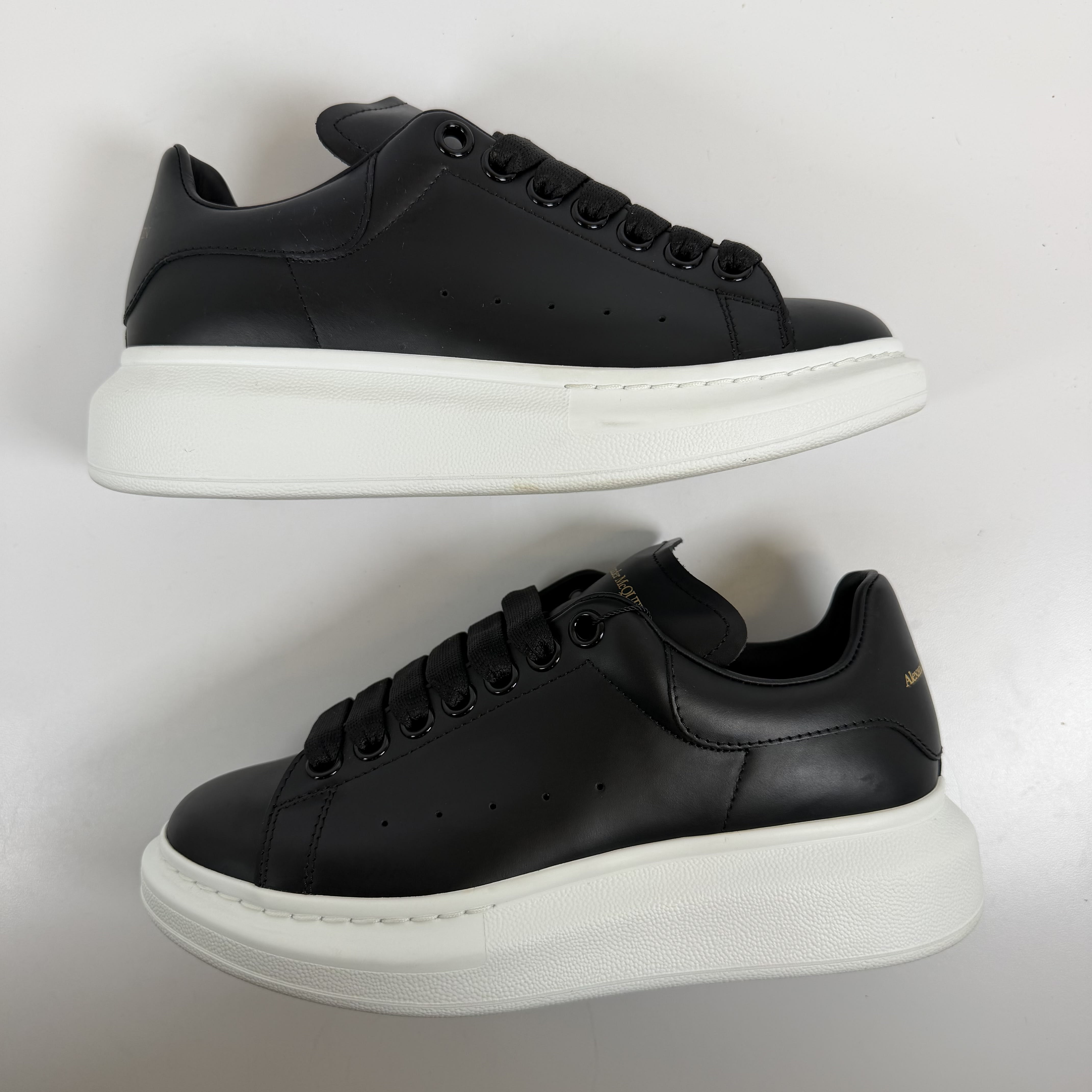 SP9761 Alexander Mcqueen Oversized Black