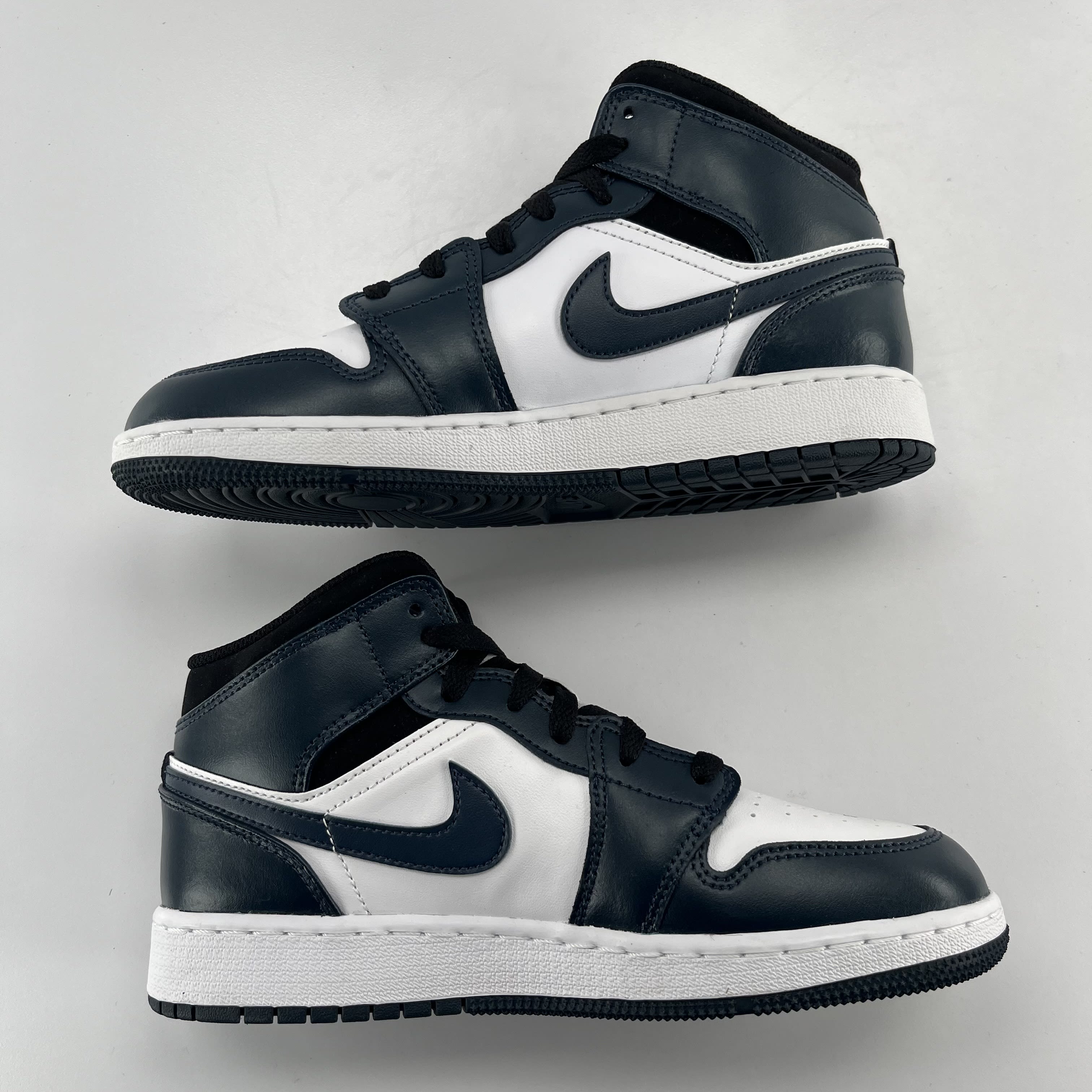 281111 Jordan 1 Mid Armory Navy (GS)