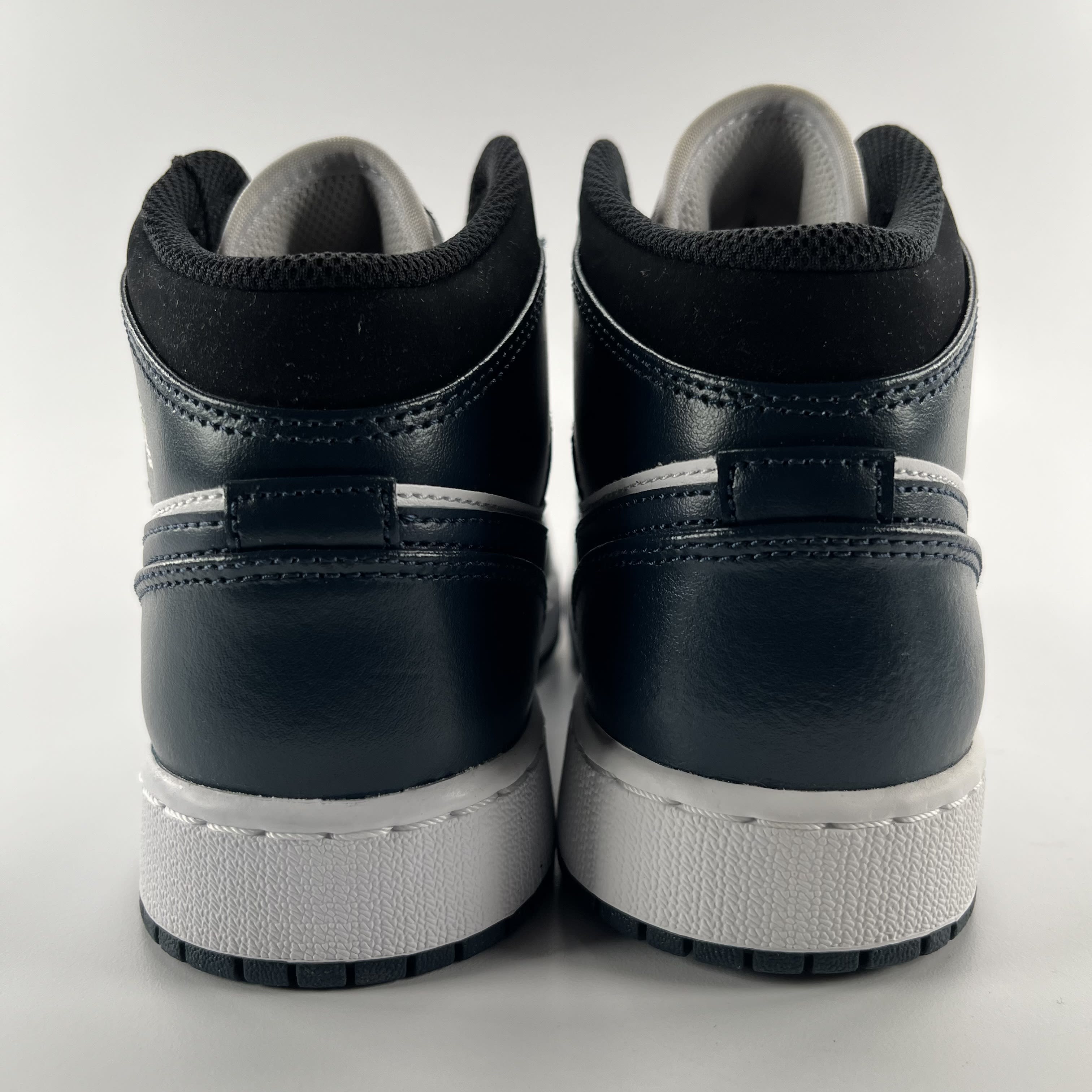 281111 Jordan 1 Mid Armory Navy (GS)