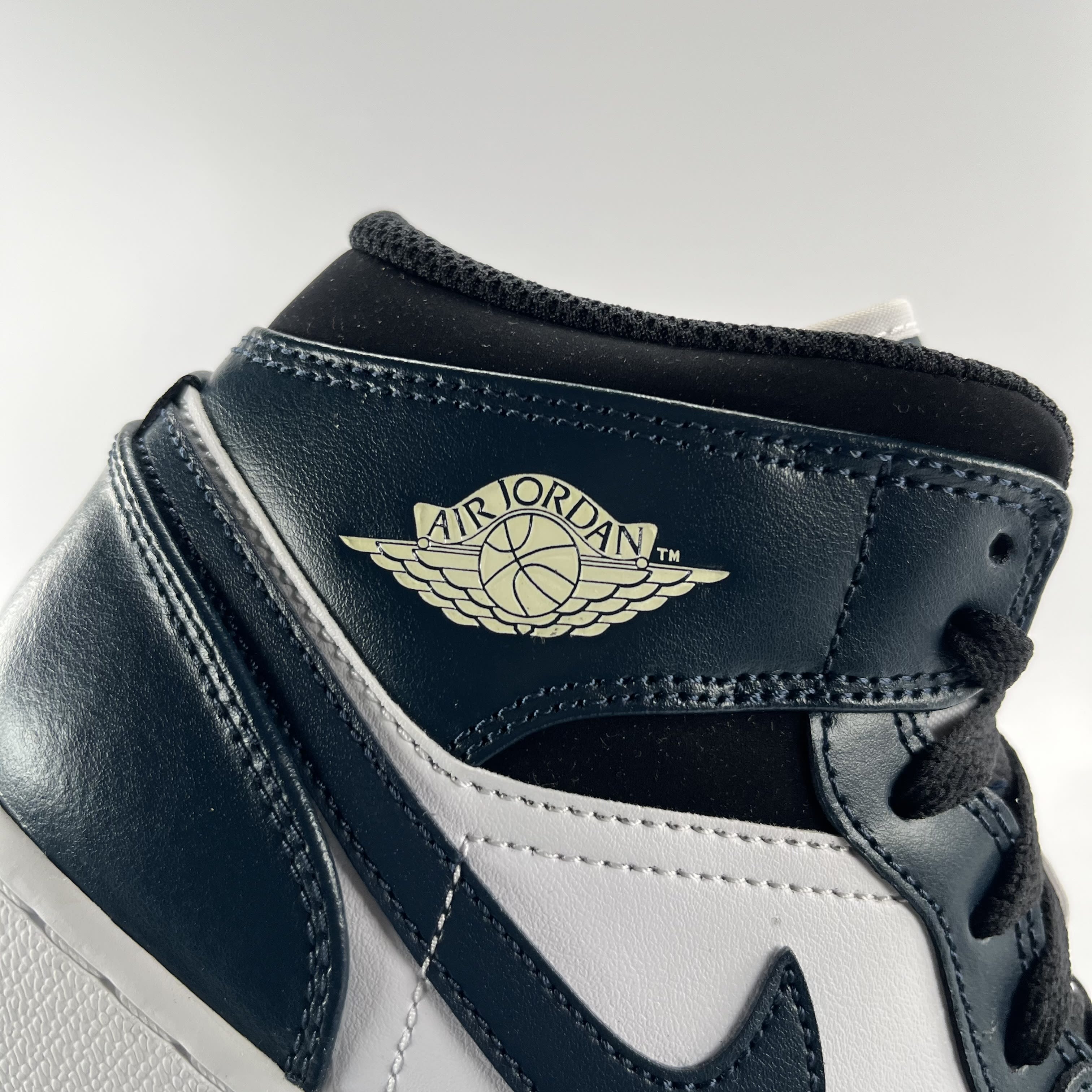 281111 Jordan 1 Mid Armory Navy (GS)