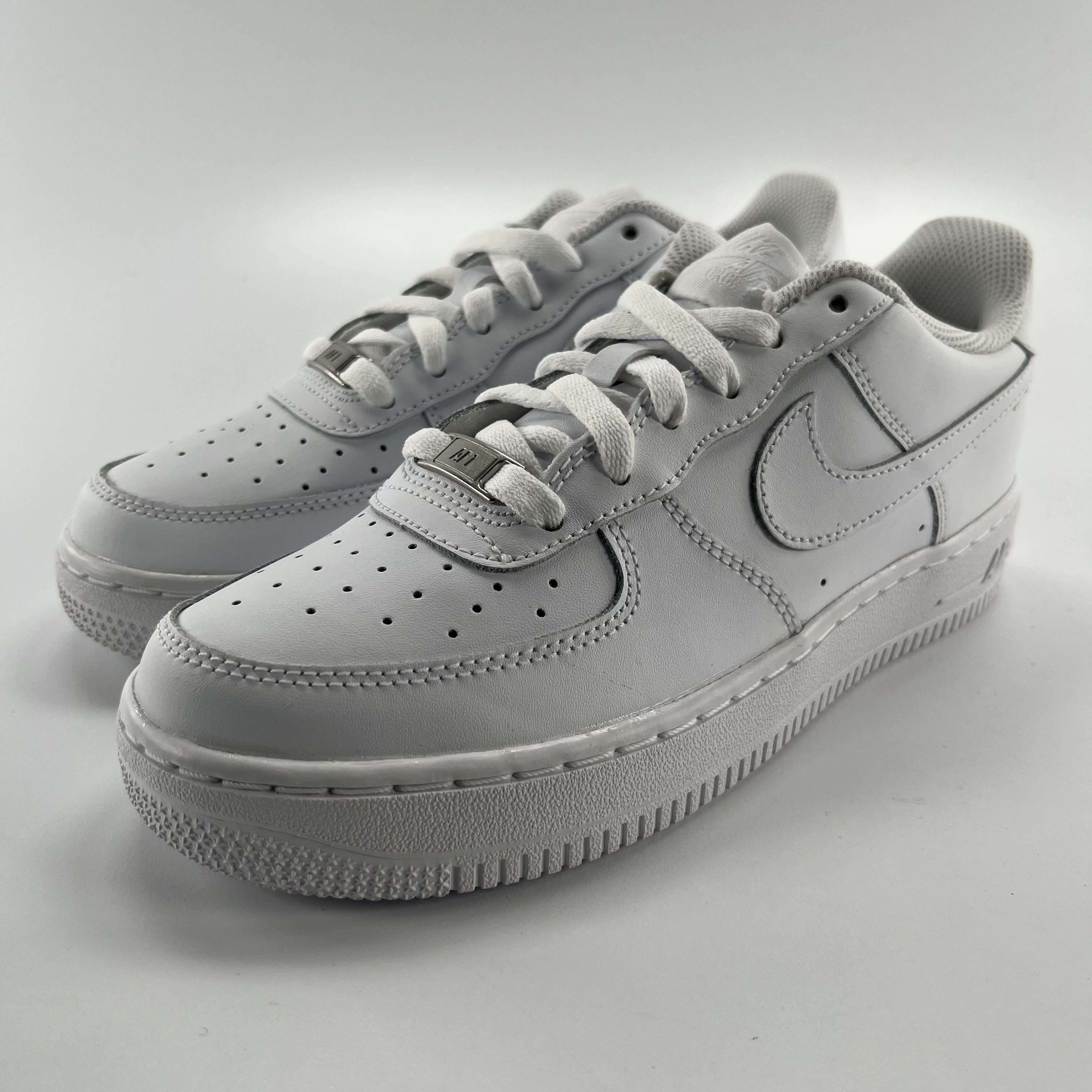 389965 Nike Air Force 1 LE (GS) 'Triple White'