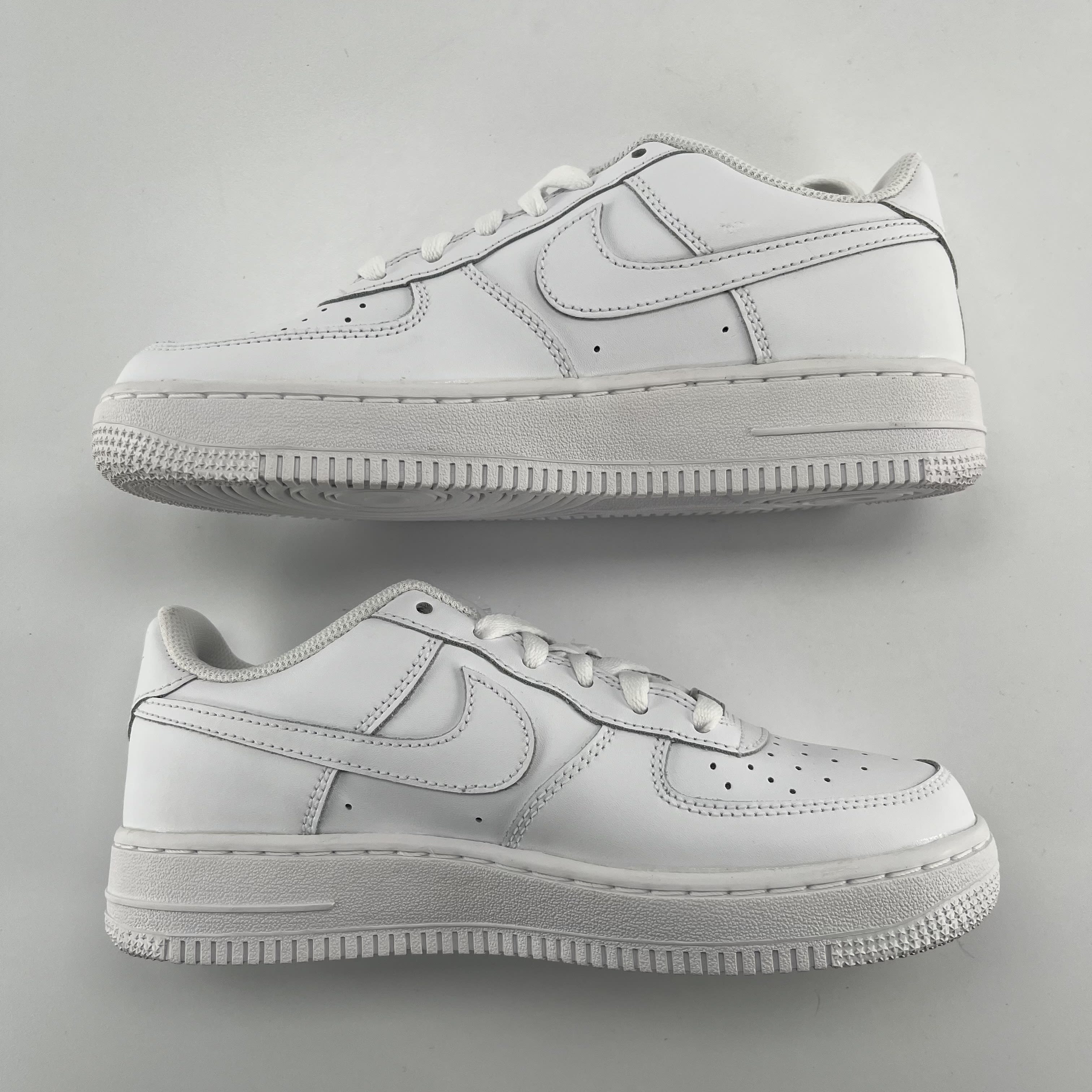 389965 Nike Air Force 1 LE (GS) 'Triple White'