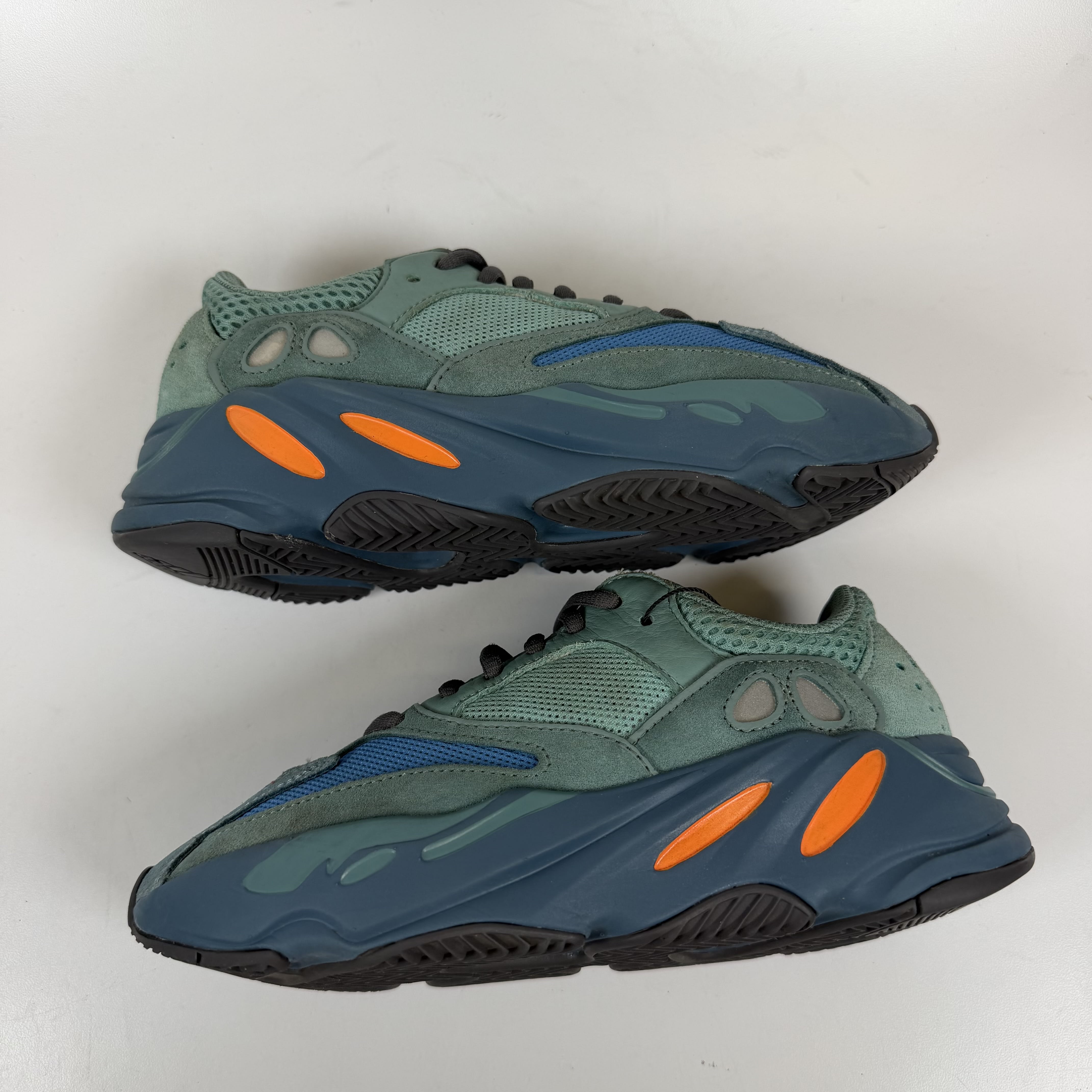 SP13425 adidas Yeezy Boost 700 Faded Azure