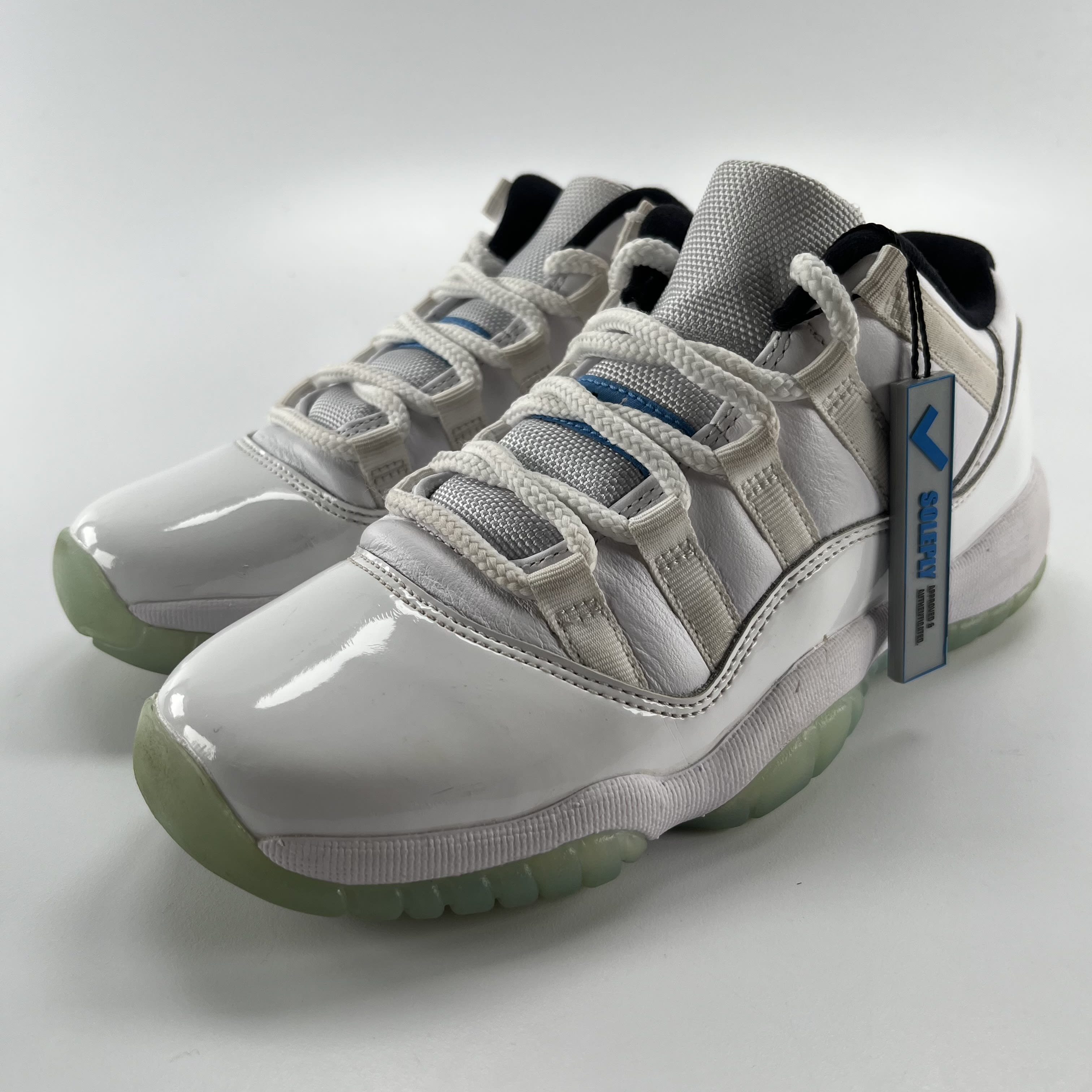 800113 Jordan 11 Retro Low Legend Blue (GS)