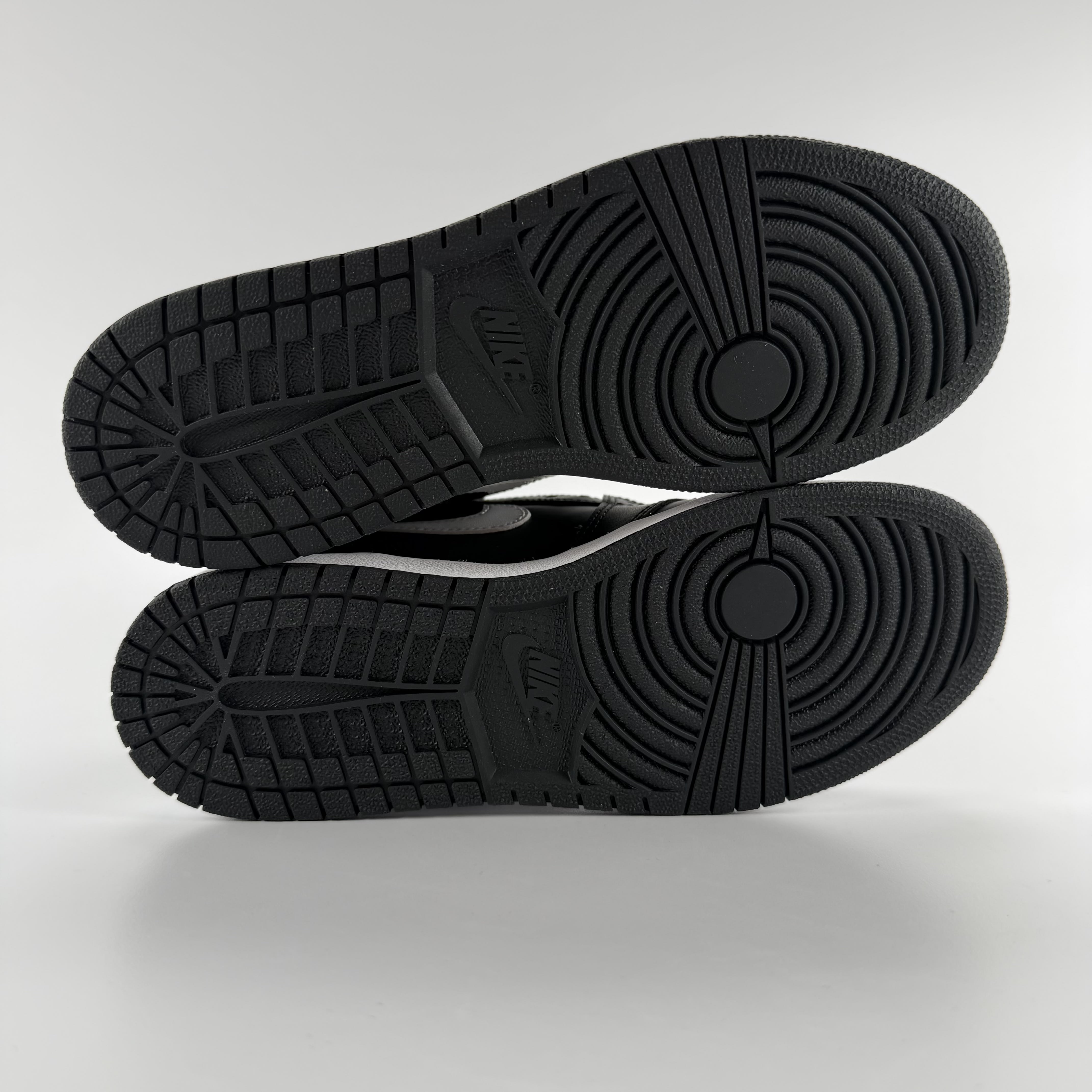 385467 Jordan 1 Retro Yin Yang Black (GS)