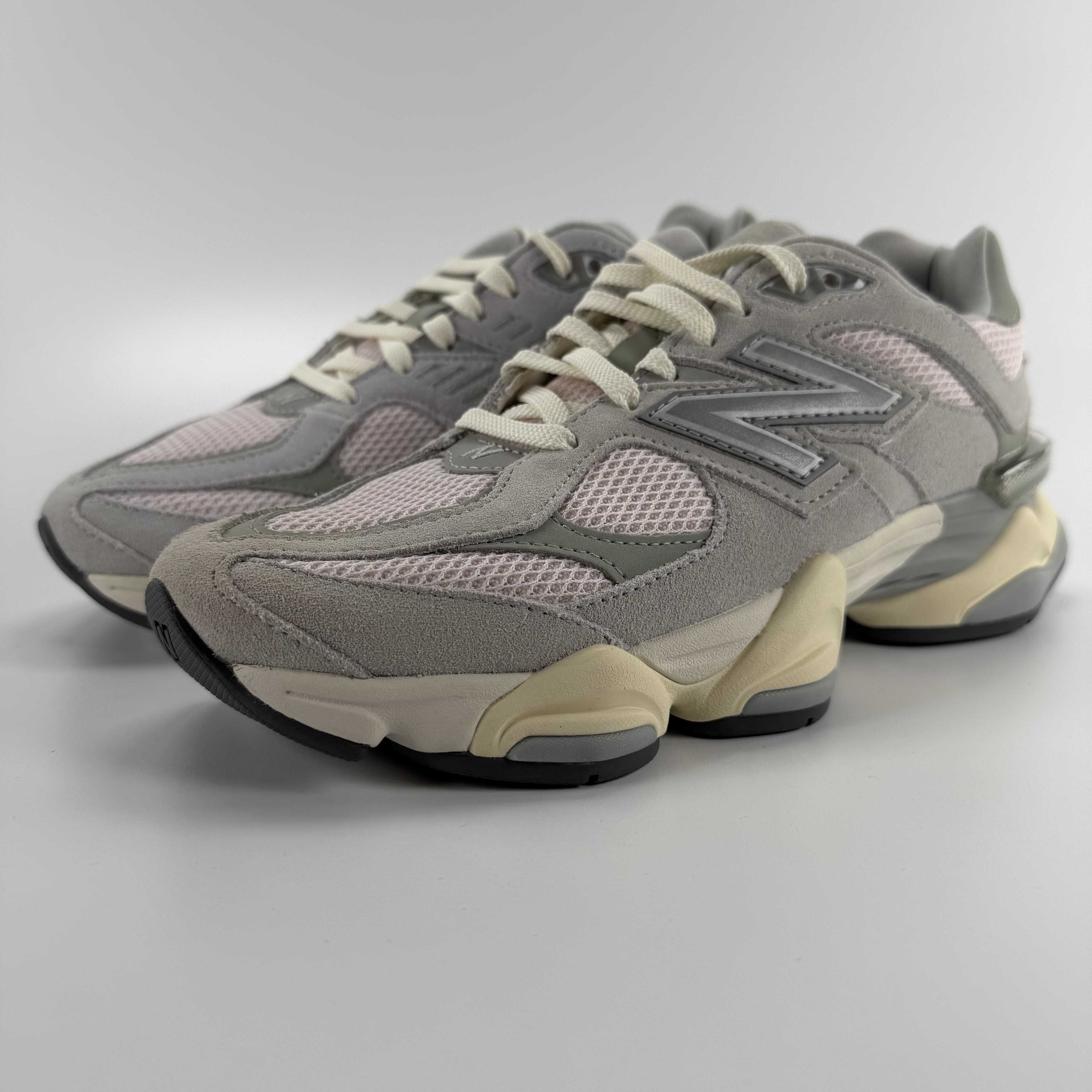 263773 New Balance 9060 Granite Pink