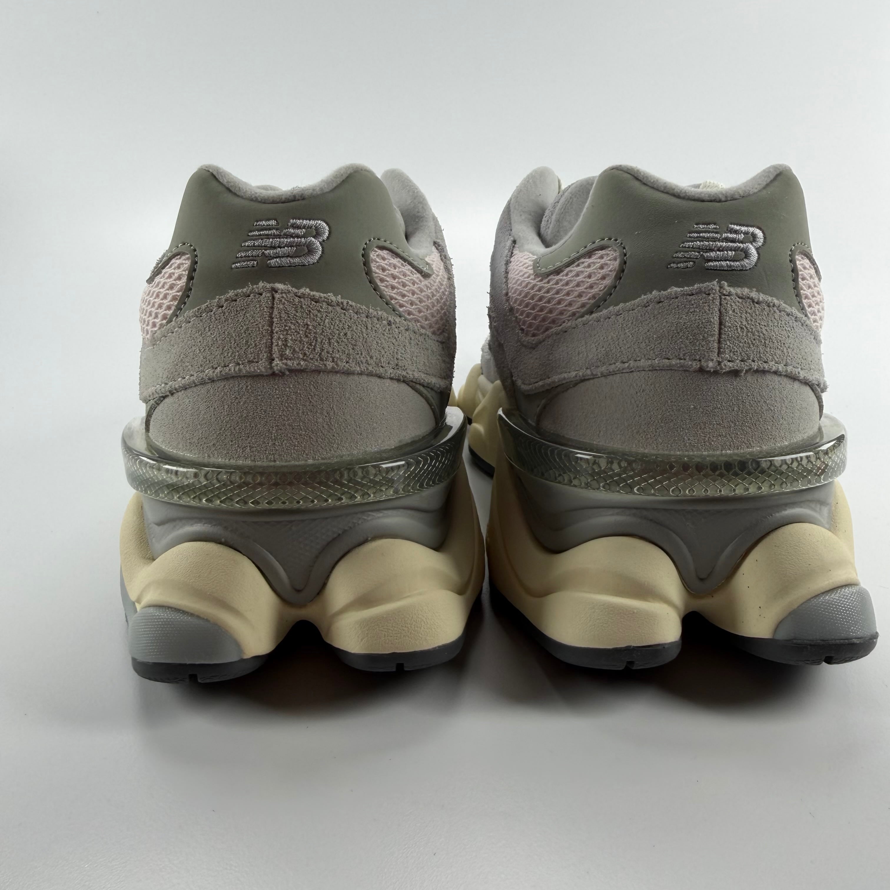 263773 New Balance 9060 Granite Pink