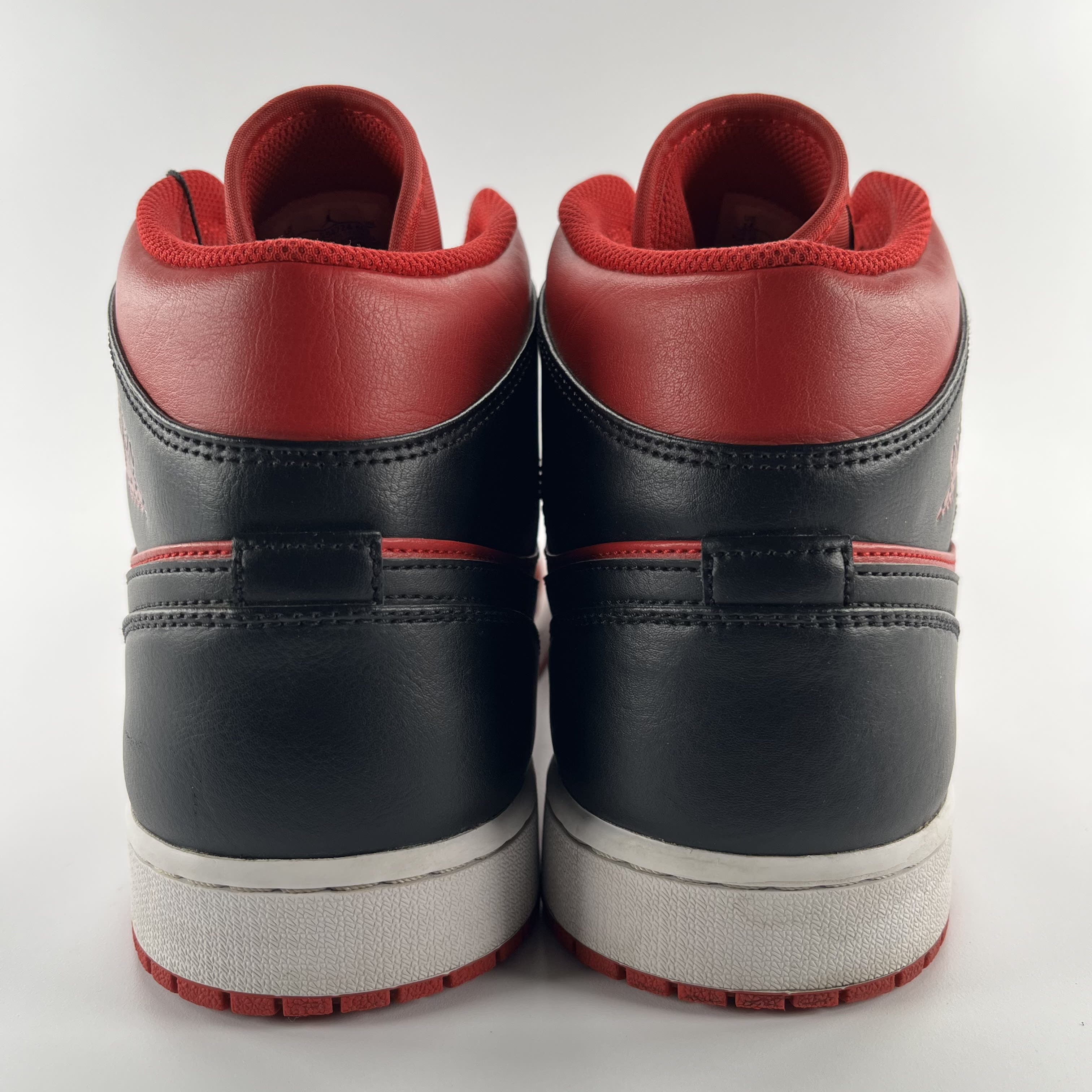691538 Jordan 1 Mid Reverse Bred (2021)