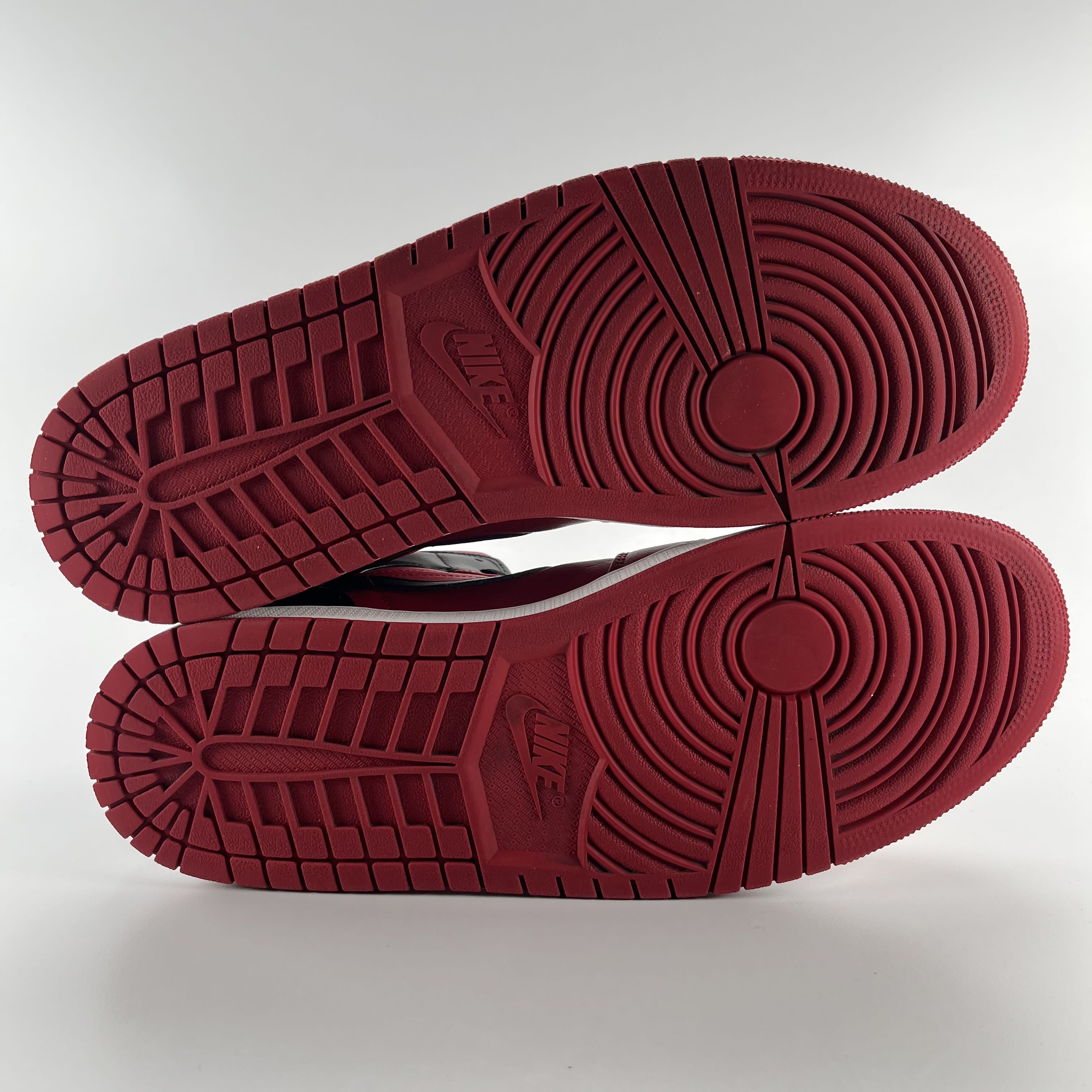 691538 Jordan 1 Mid Reverse Bred (2021)
