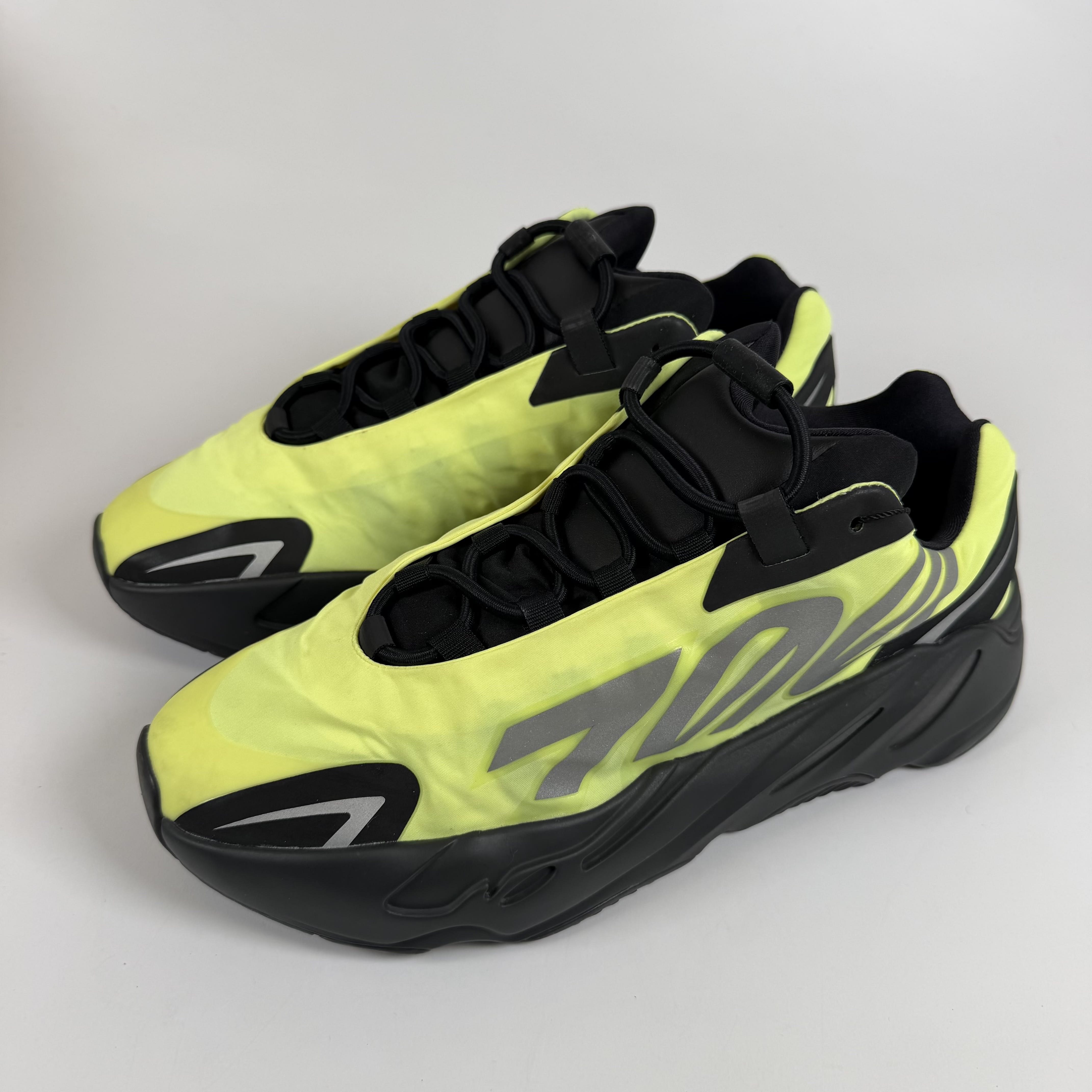 SP7339 adidas Yeezy Boost 700 MNVN Phosphor