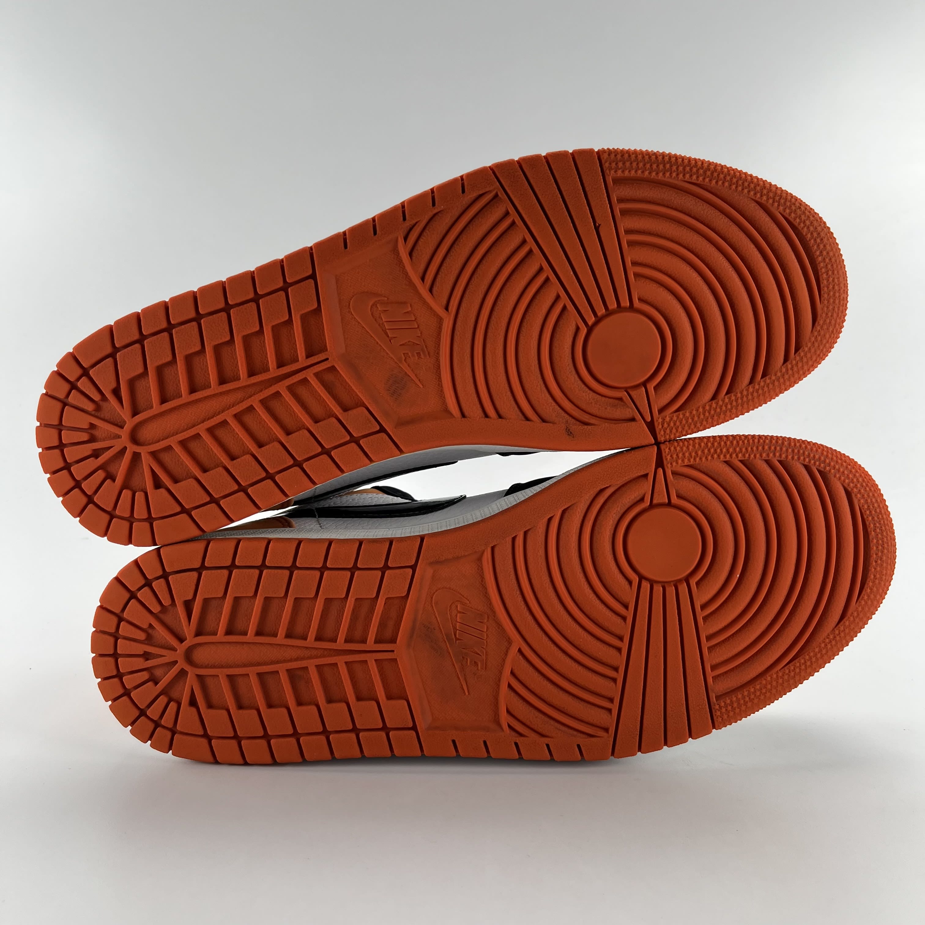 679782 Jordan 1 Low Shattered Backboard