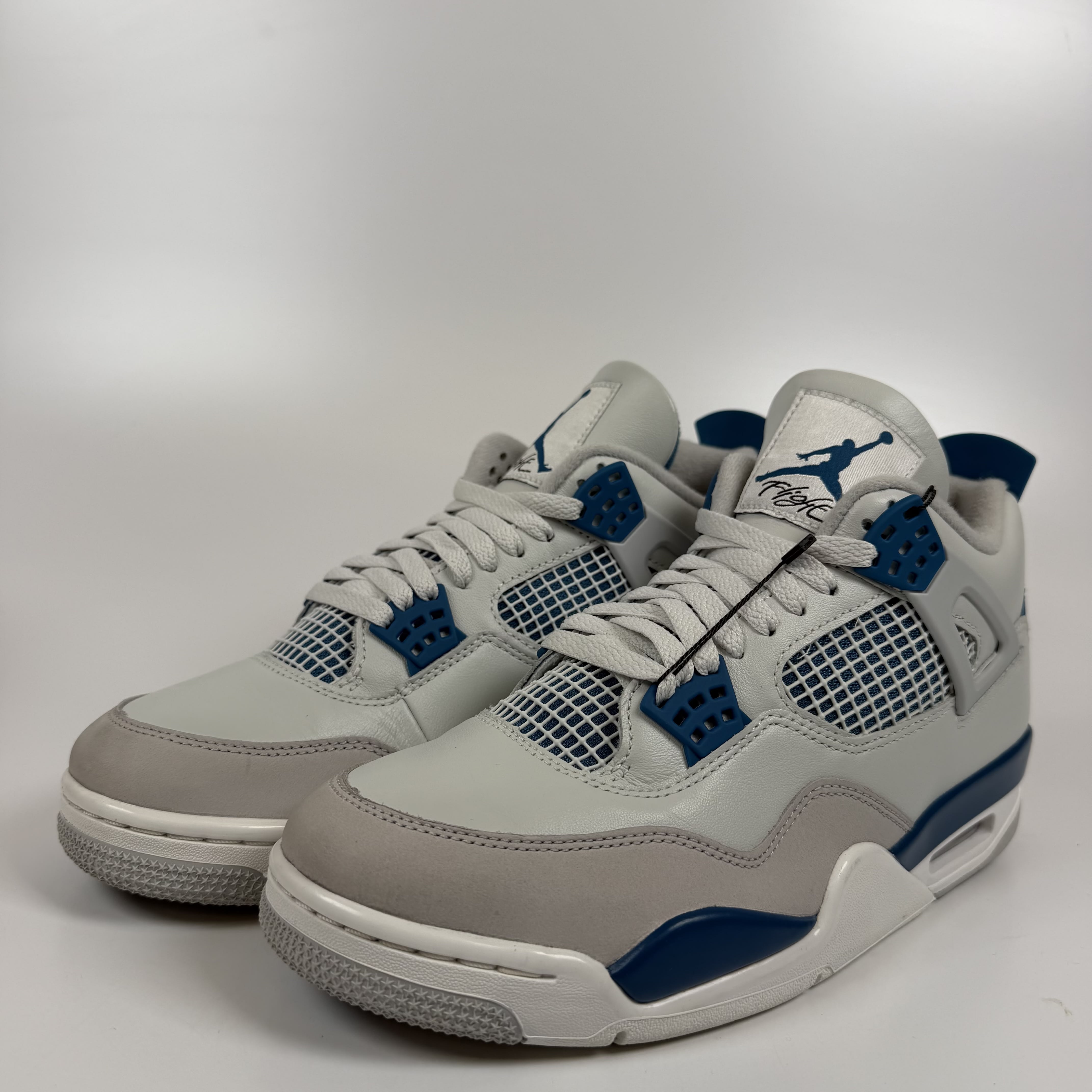674902 Jordan 4 Retro Military Blue (2024)