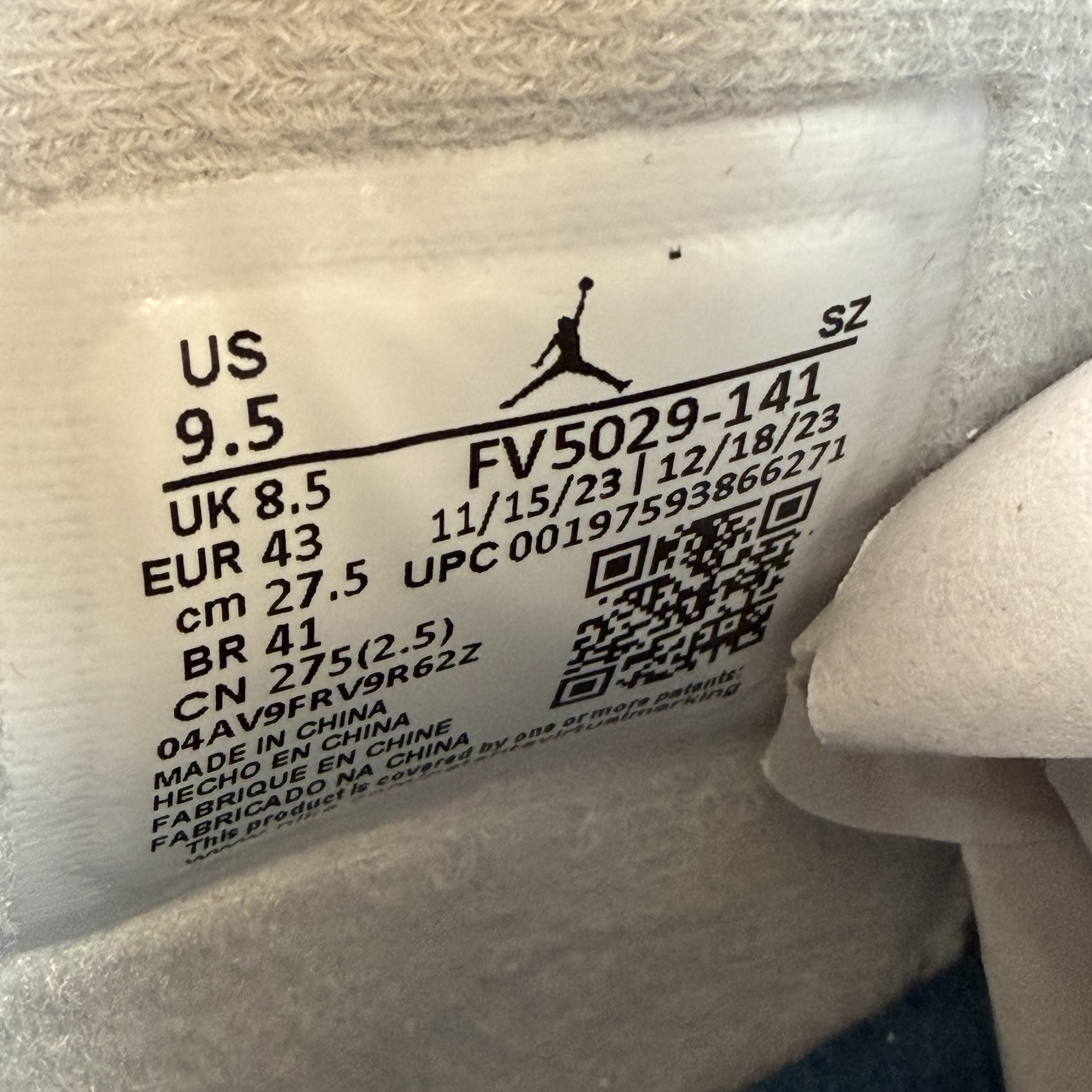 674902 Jordan 4 Retro Military Blue (2024)