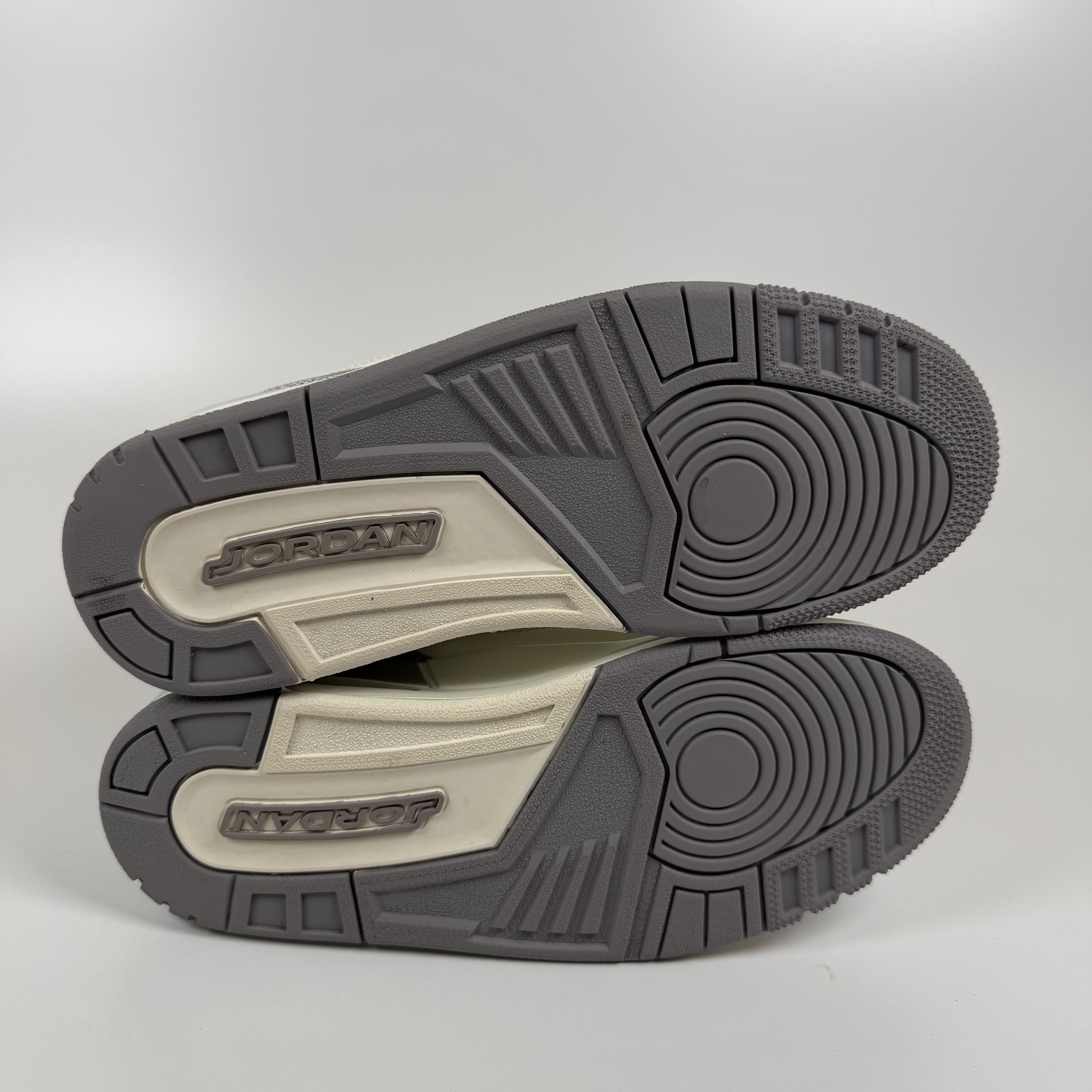 820511 Jordan 3 Retro Sail Cement Grey (Women's)