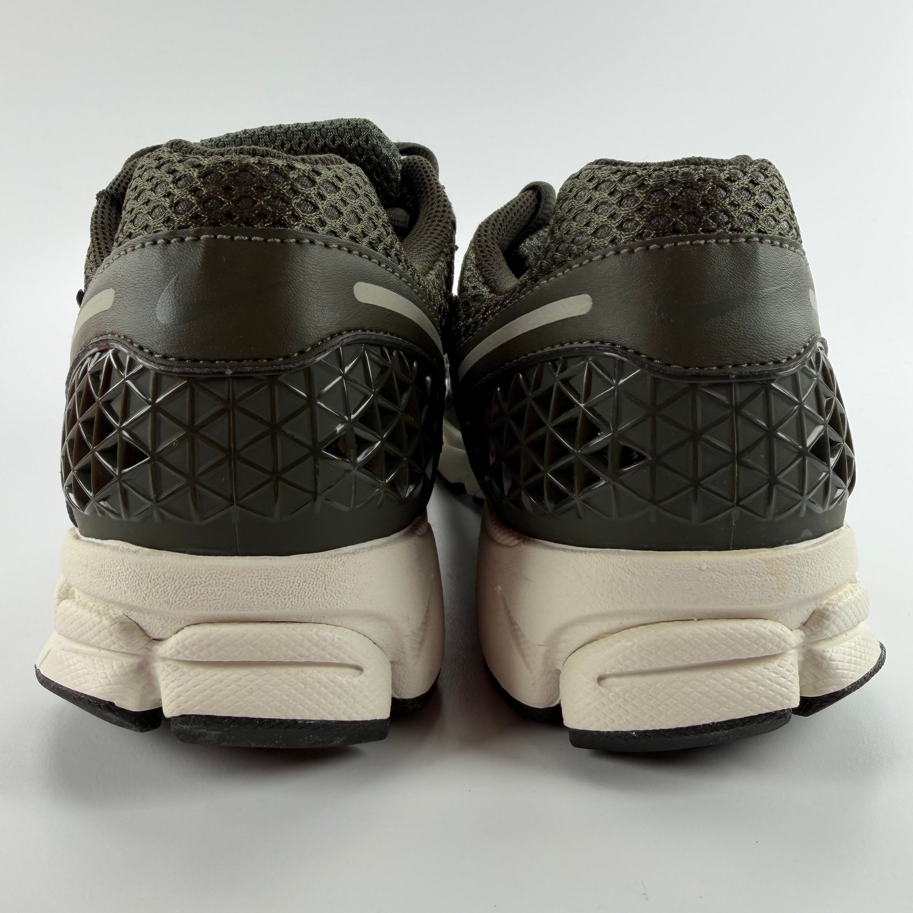 260174 Nike Zoom Vomero 5 Sequoia (Women's)