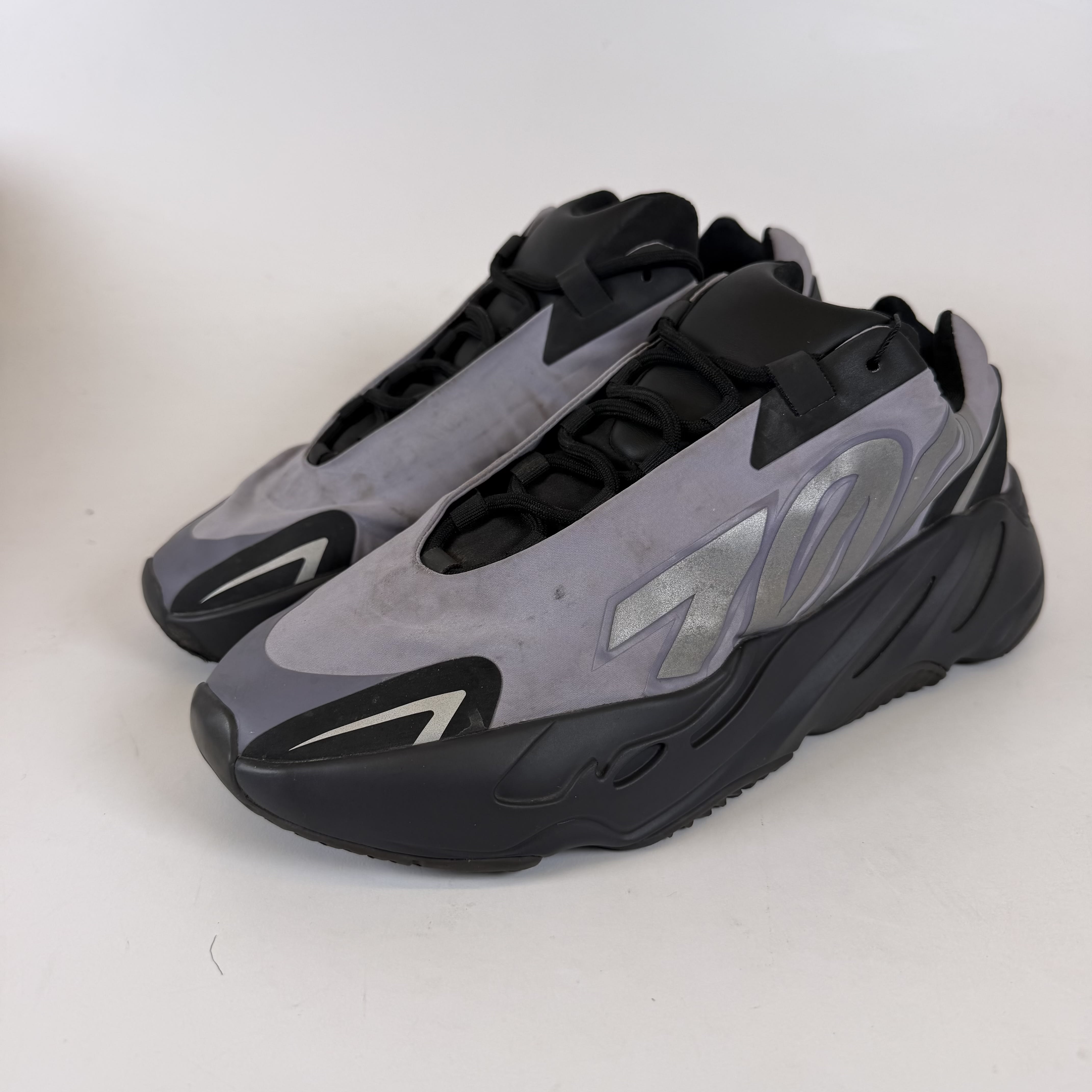 SP6837 Yeezy Boost 700 MNVN 'Geode'