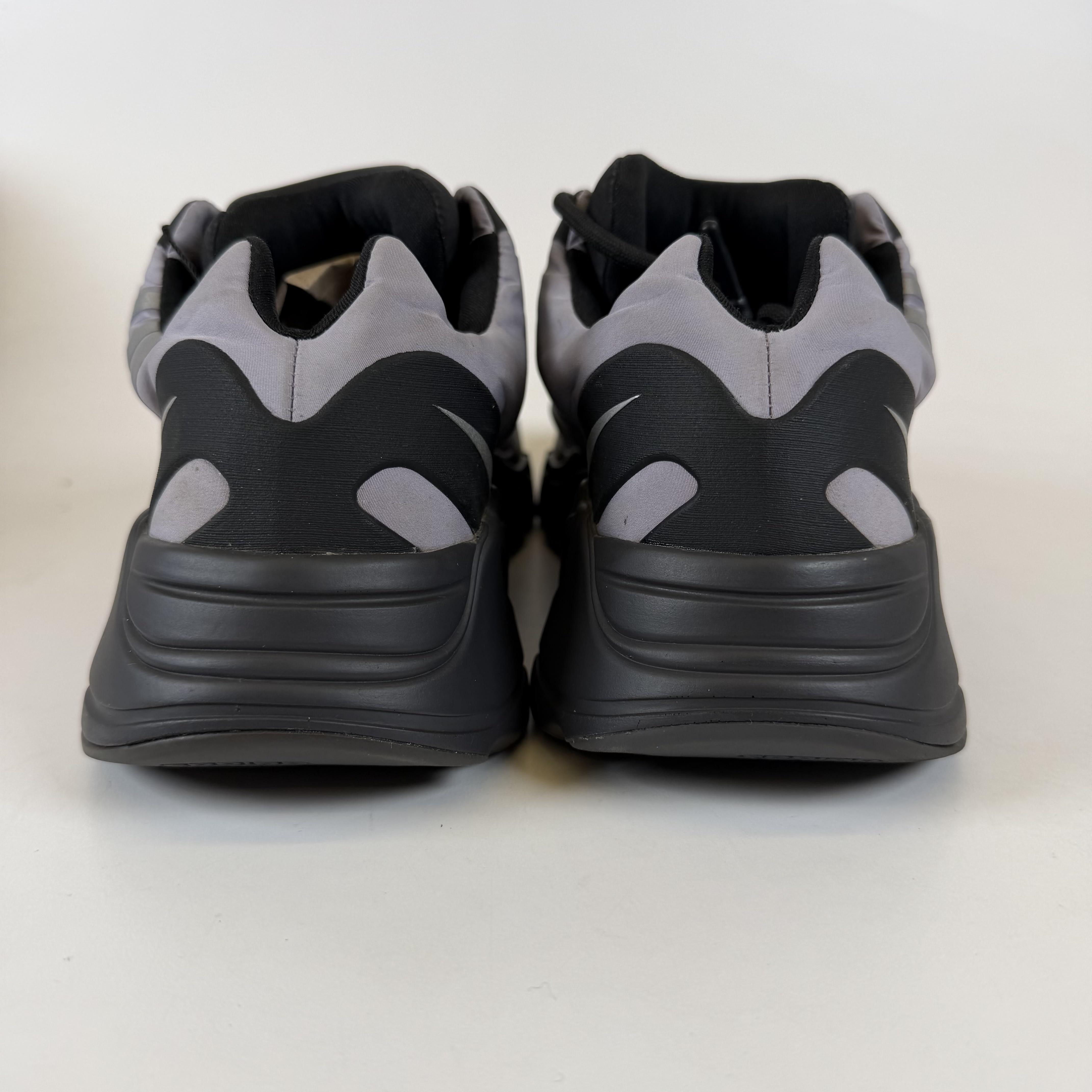 SP6837 Yeezy Boost 700 MNVN 'Geode'