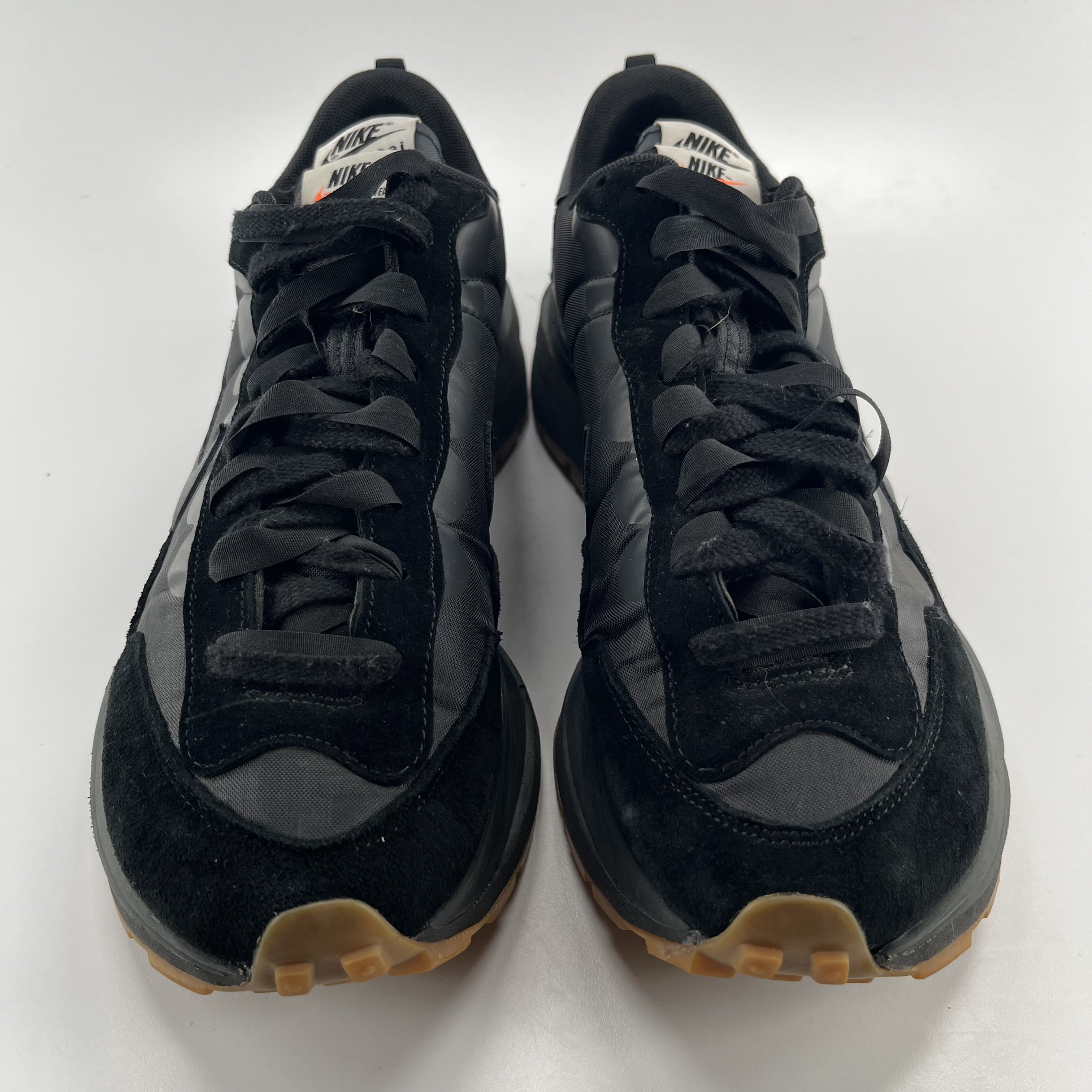 722504 sacai x VaporWaffle 'Black Gum'