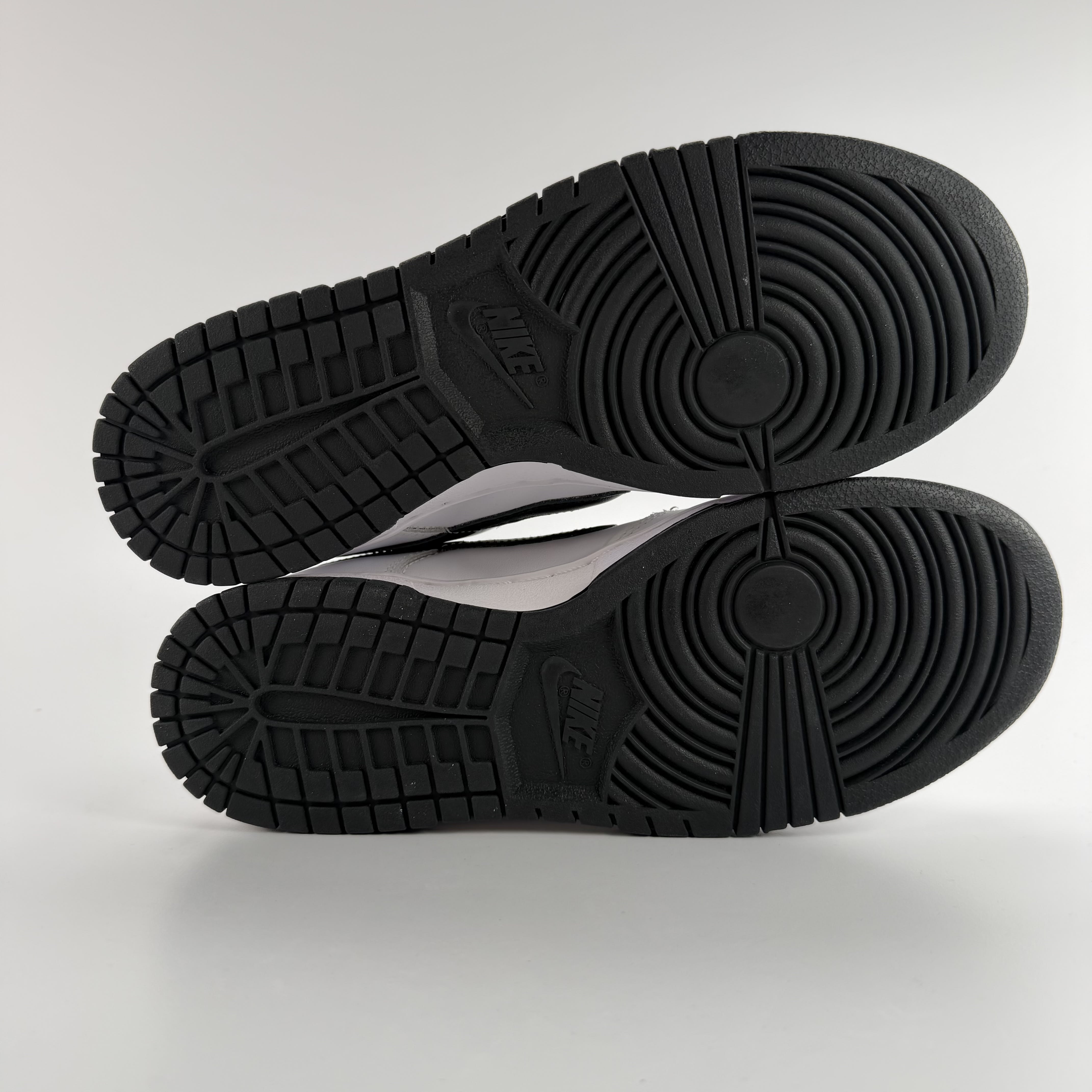 437450 Wmns Dunk Low 'White Black'