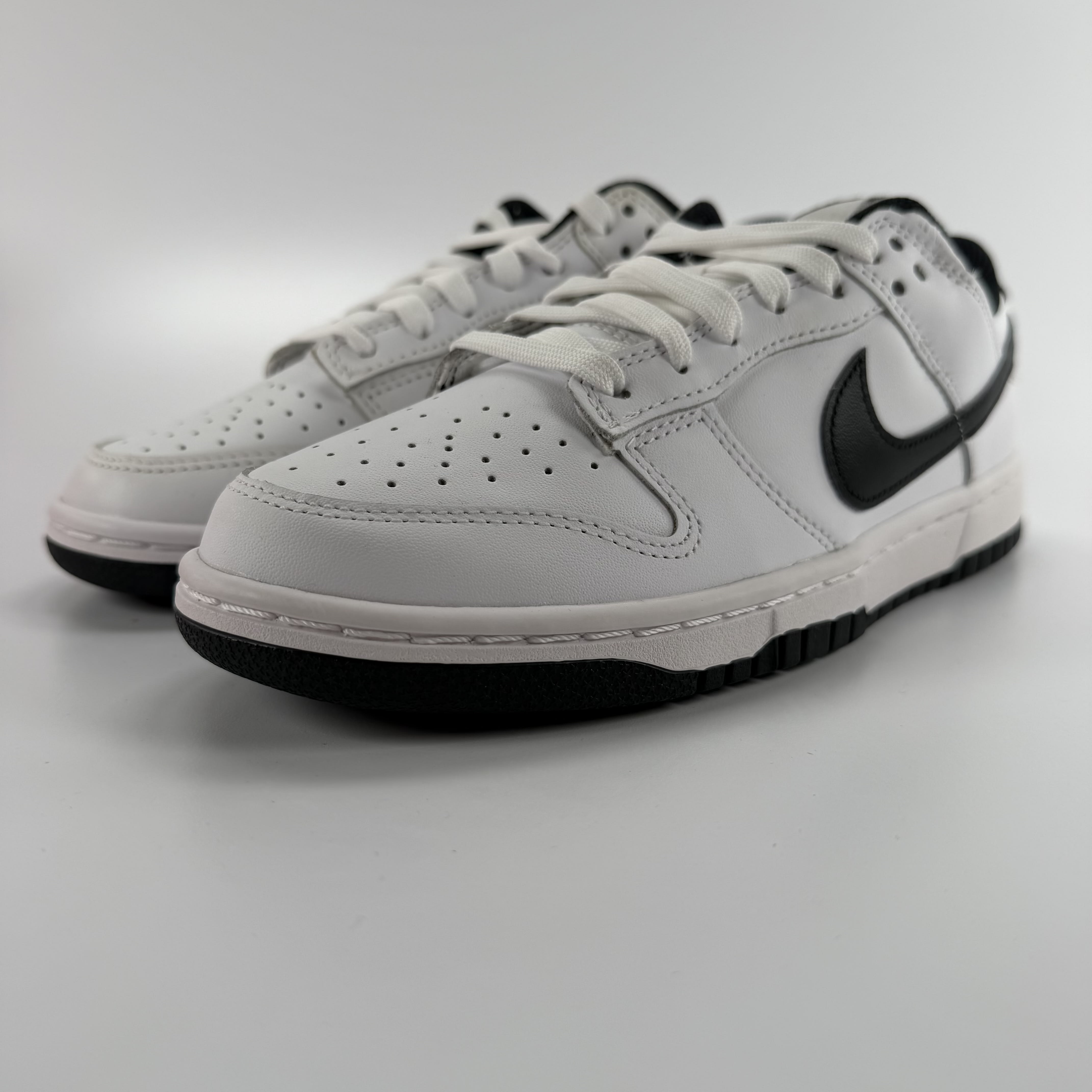 282586 Wmns Dunk Low 'White Black'