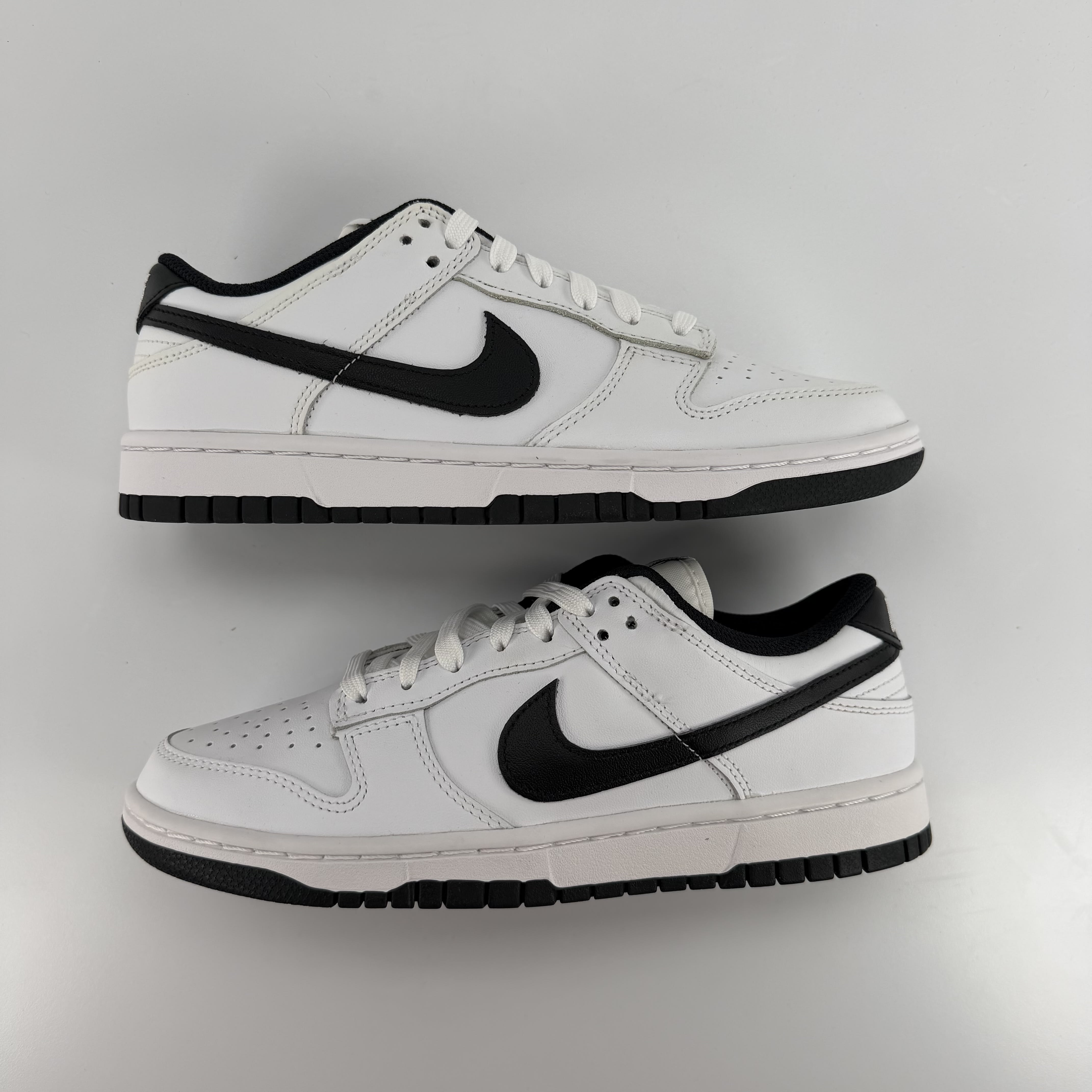 282586 Wmns Dunk Low 'White Black'