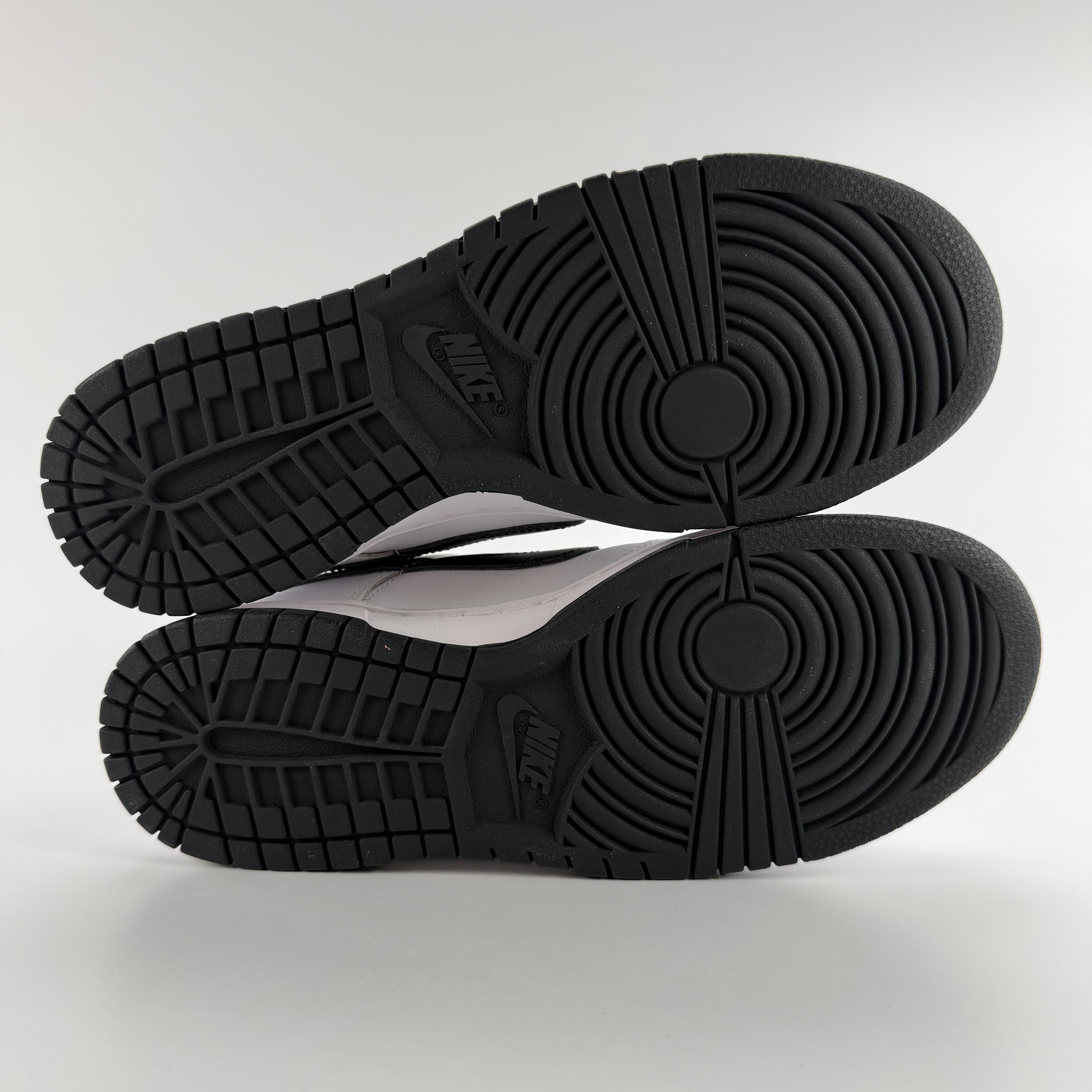 282586 Wmns Dunk Low 'White Black'