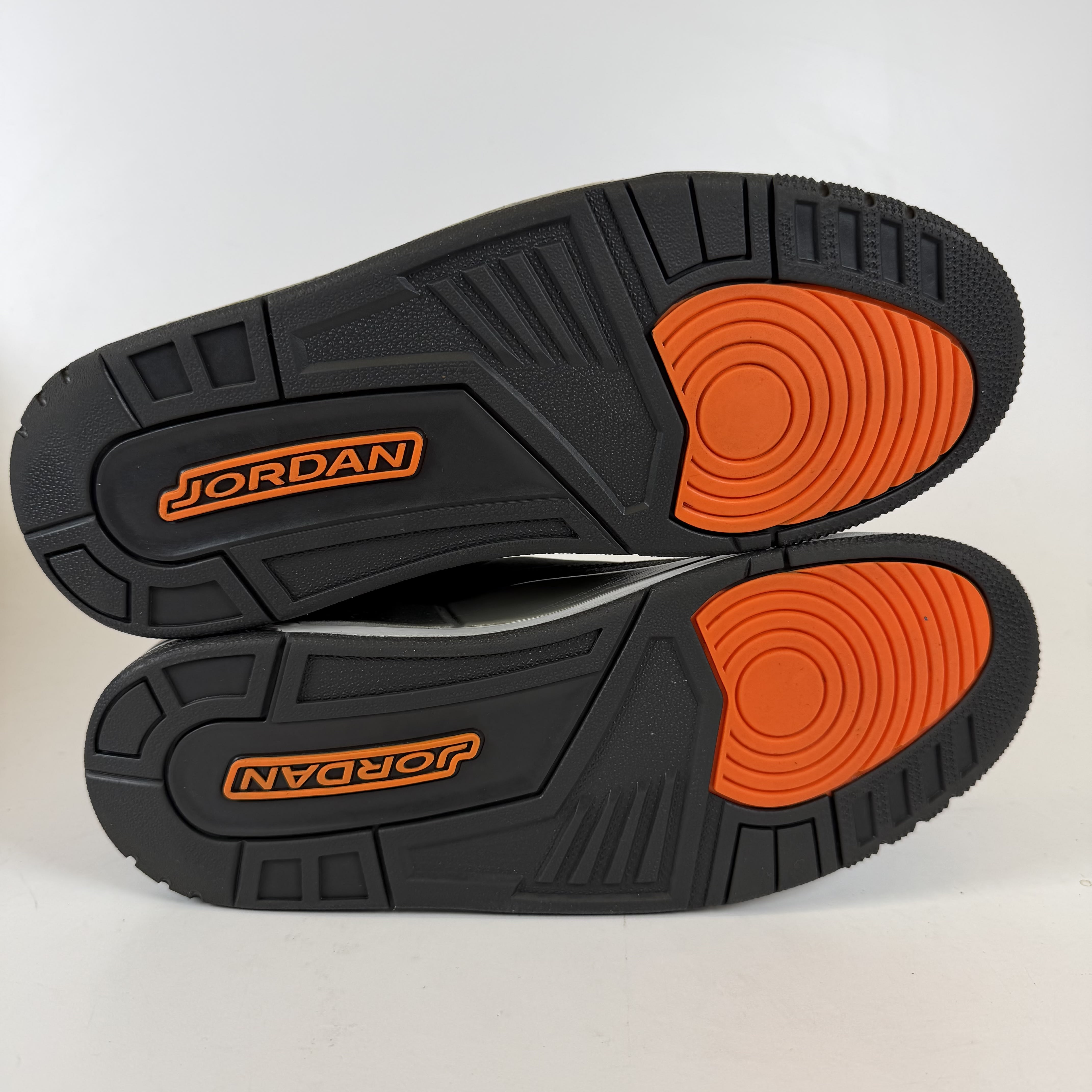 SP6910 Jordan 3 Retro Fear Pack (2023)