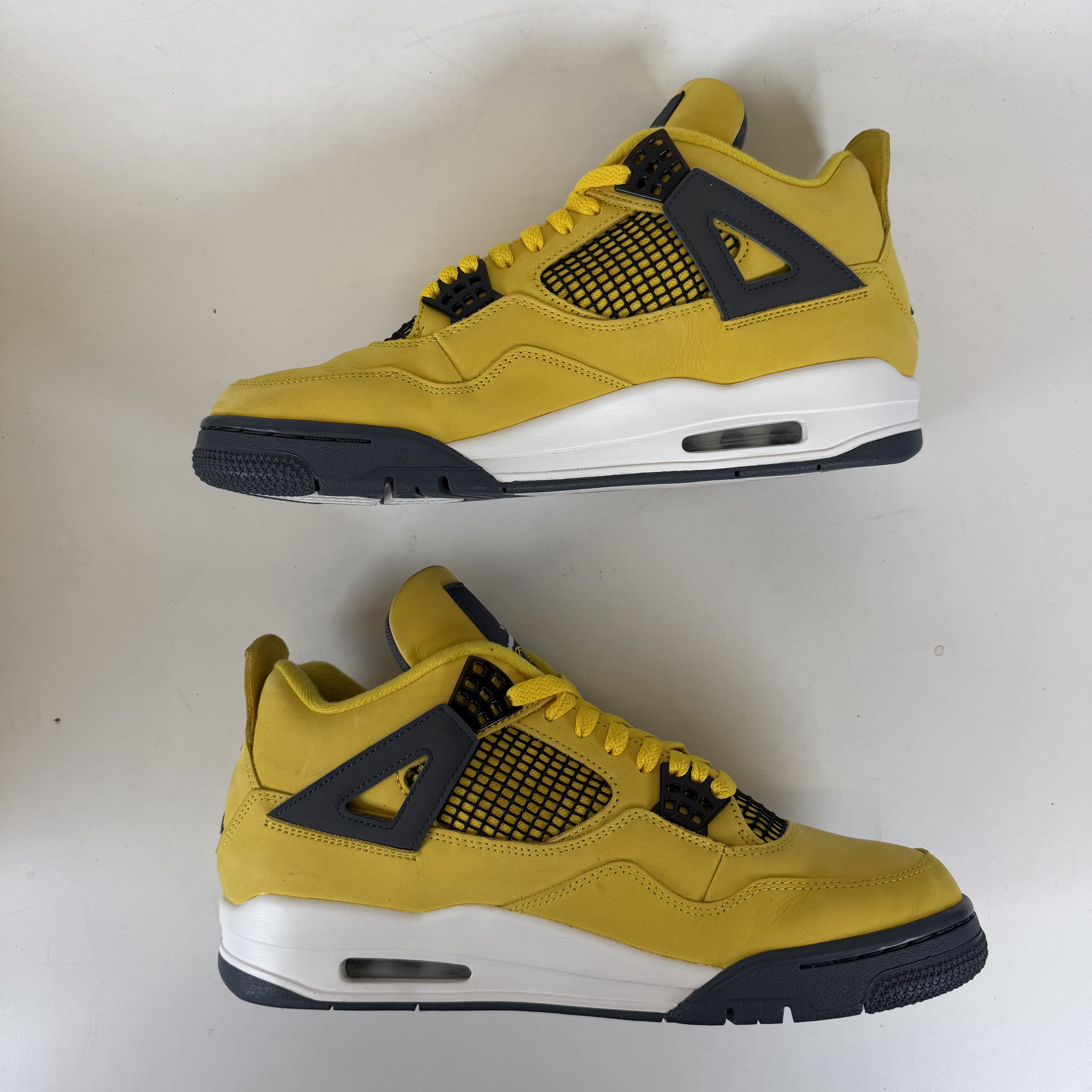 SP6833 Jordan 4 Retro Lightning (2021)