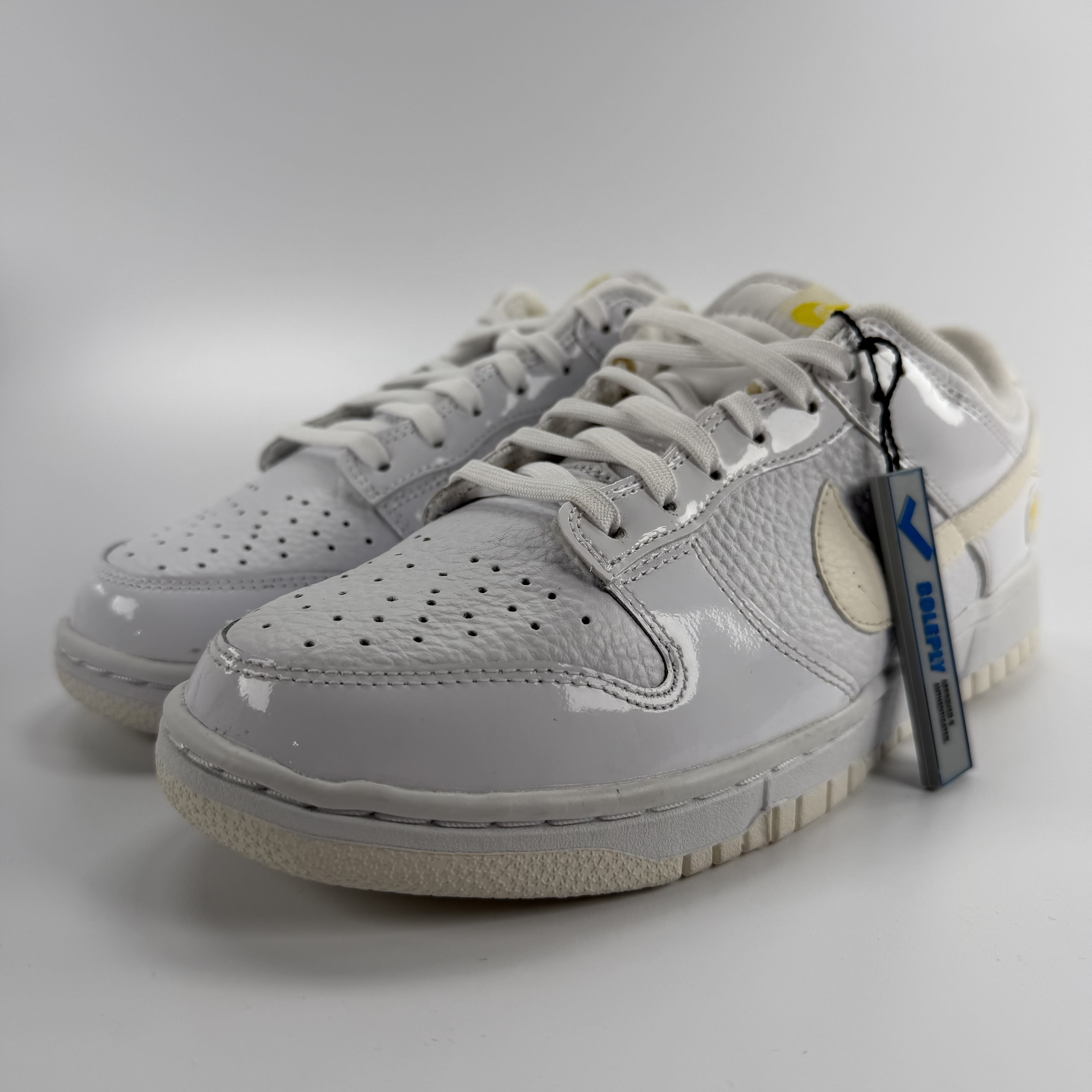 322868 Wmns Dunk Low 'Valentine's Day - Yellow Heart'