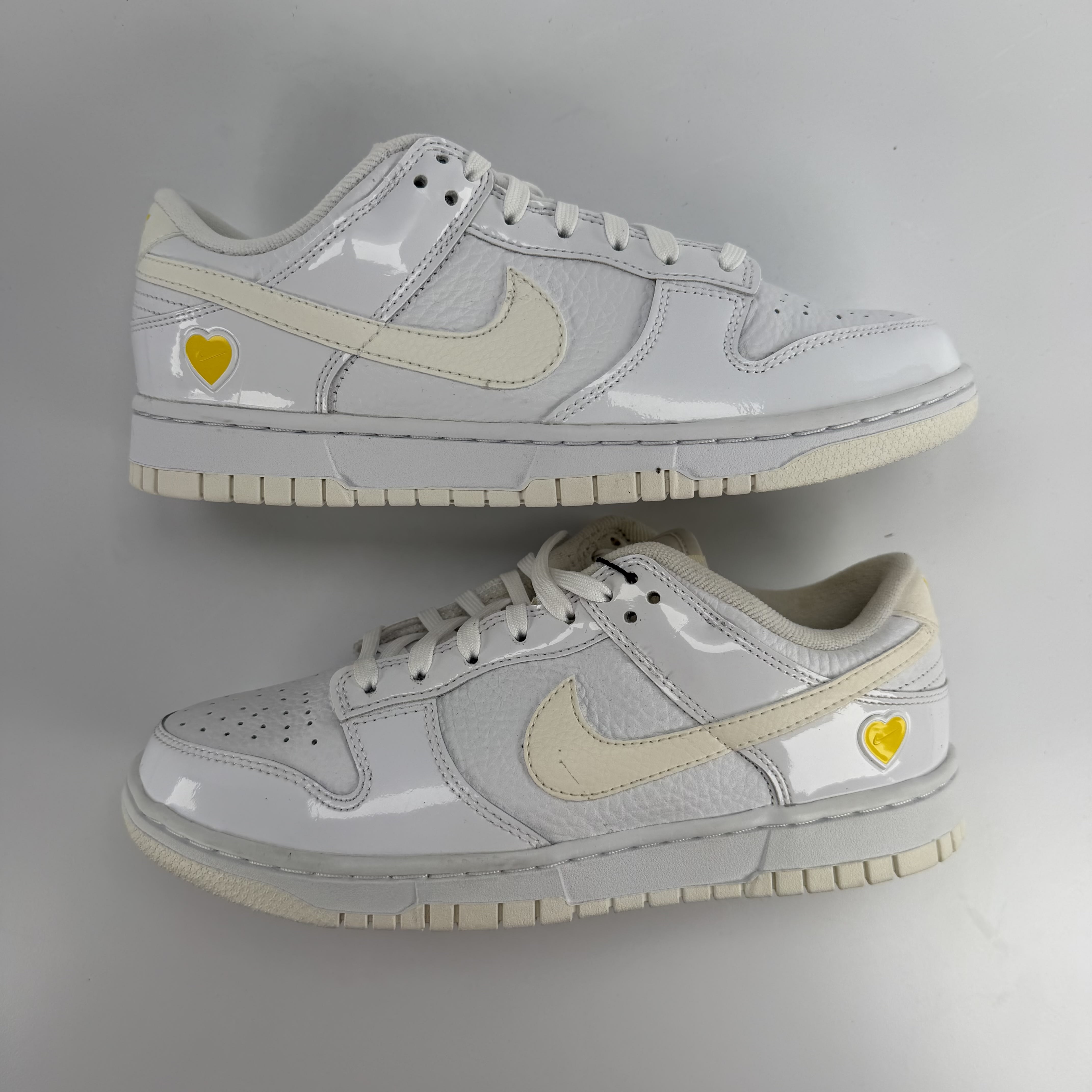 322868 Wmns Dunk Low 'Valentine's Day - Yellow Heart'