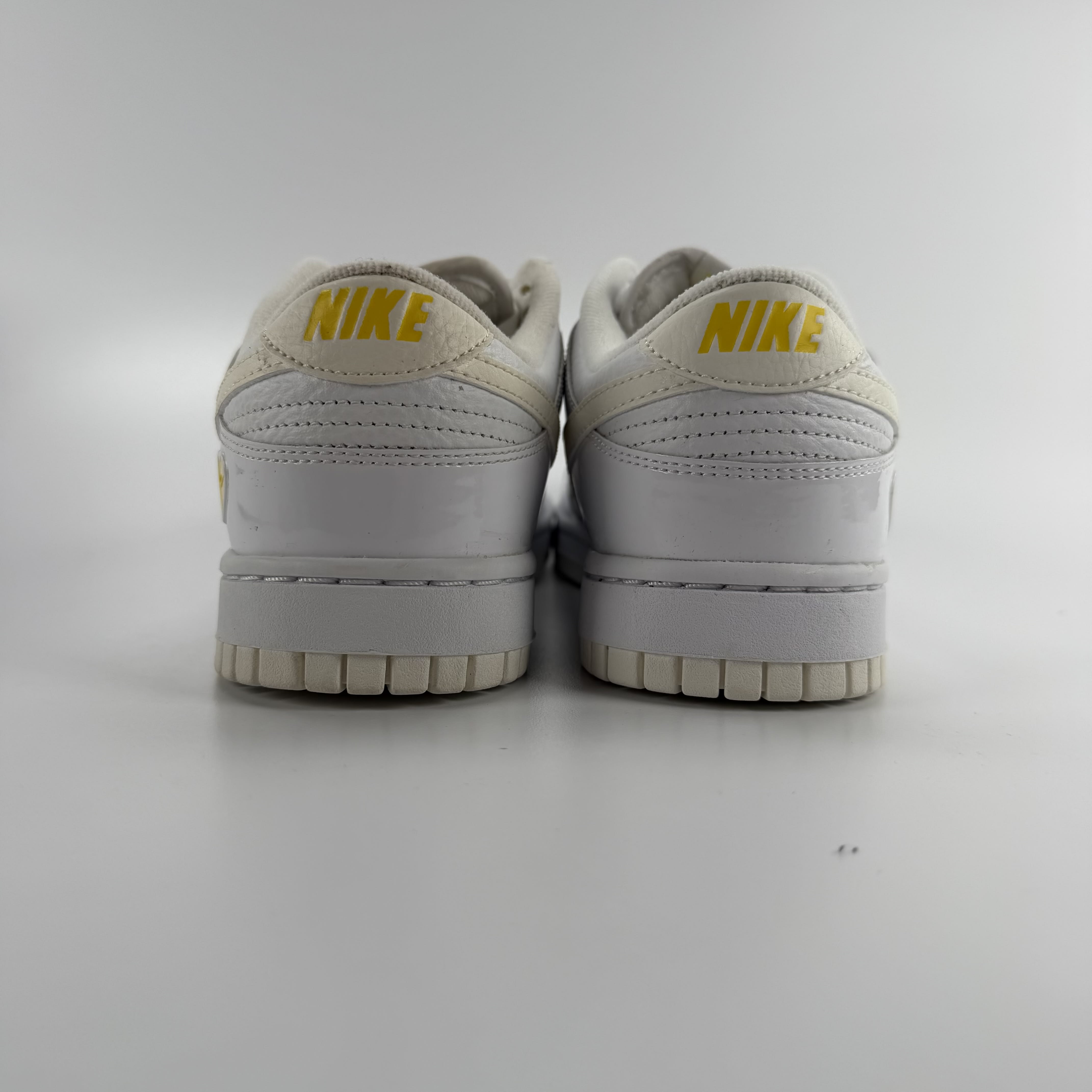322868 Wmns Dunk Low 'Valentine's Day - Yellow Heart'