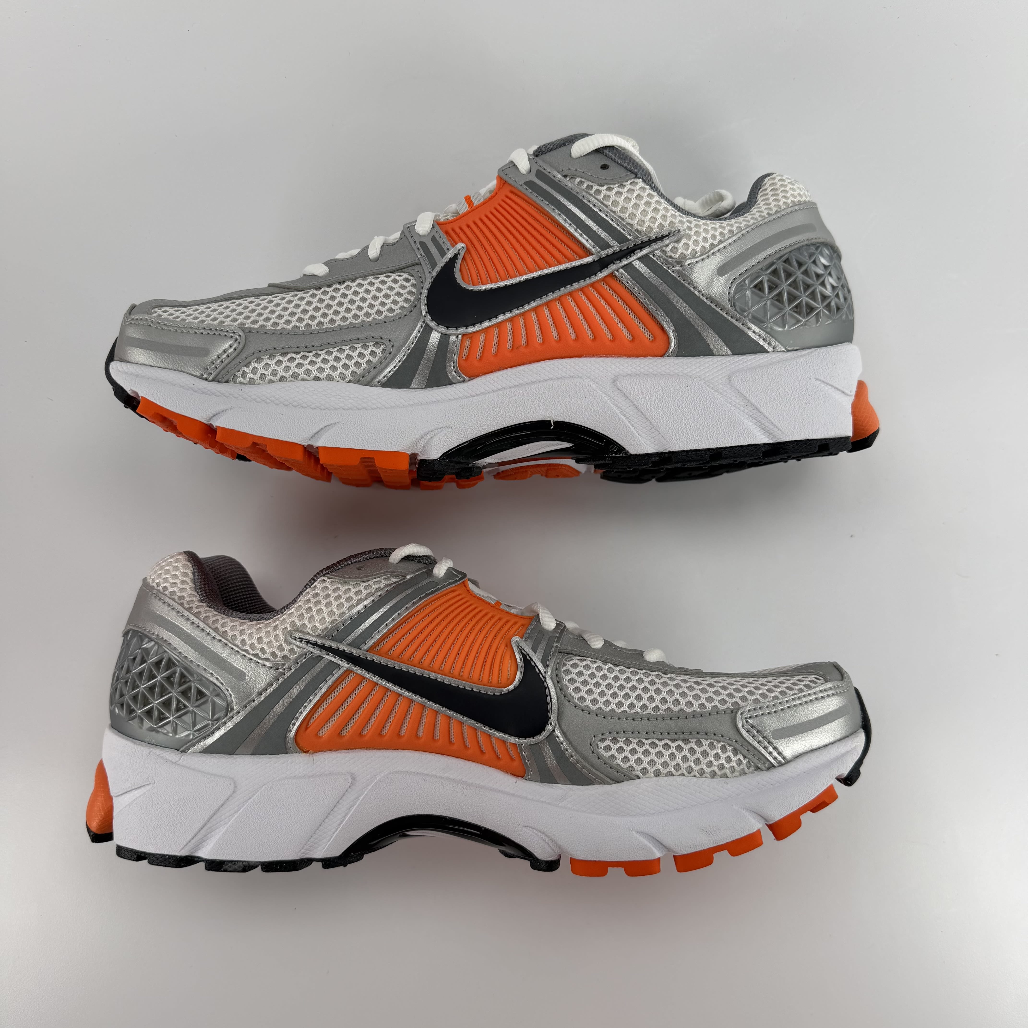 262818 Nike Zoom Vomero 5 Platinum Tint Safety Orange
