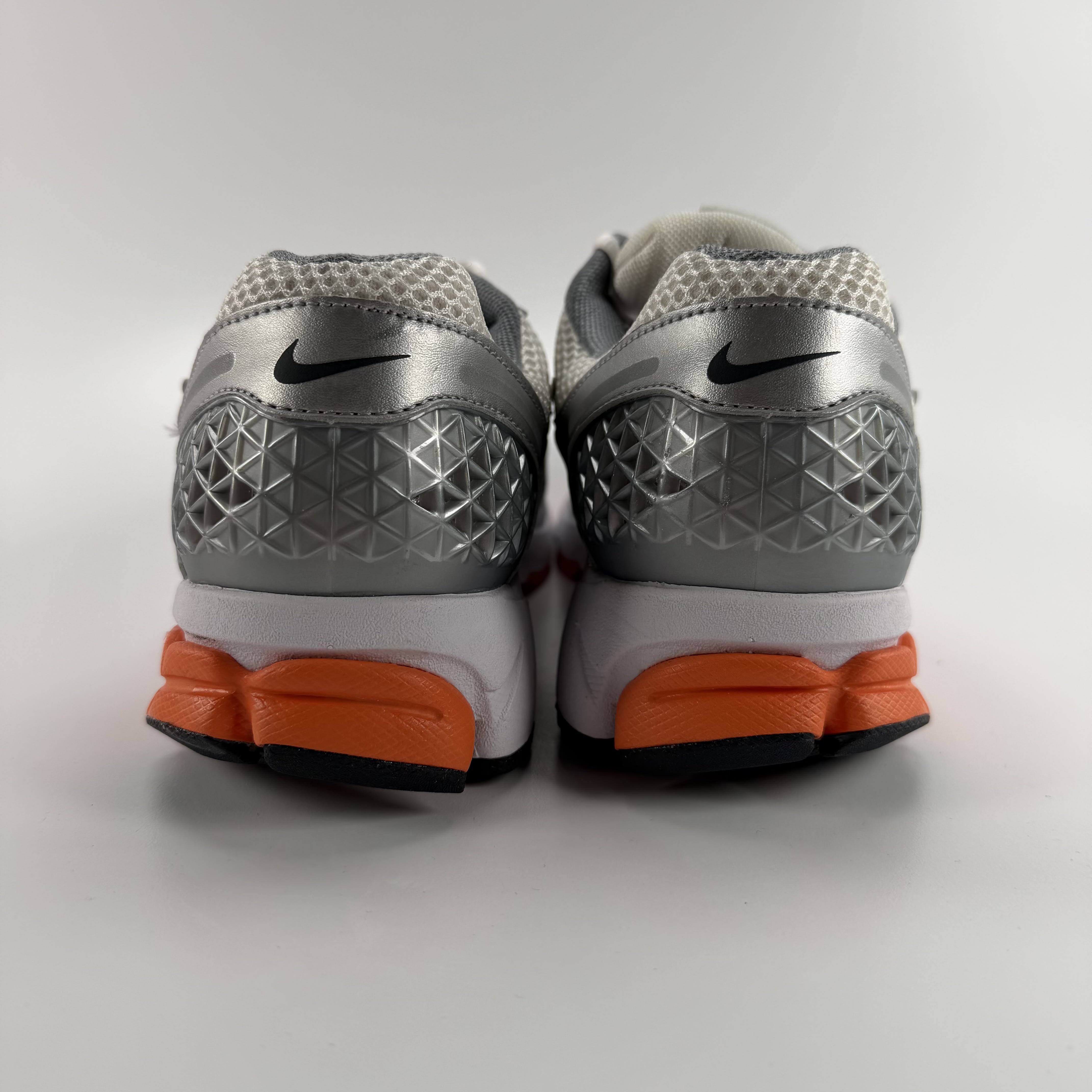 262818 Nike Zoom Vomero 5 Platinum Tint Safety Orange
