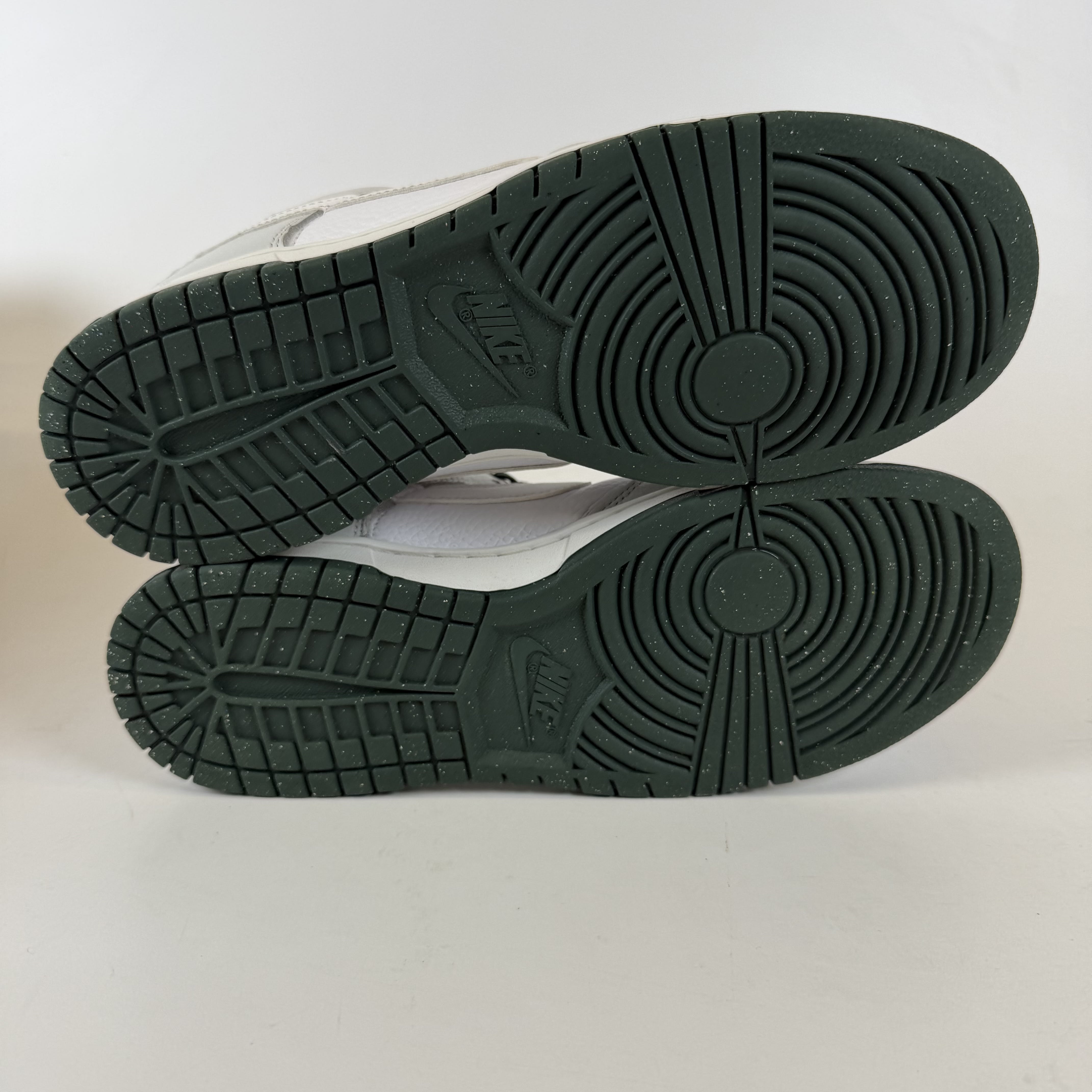 SP6531 Nike Dunk Low Retro SE Photon Dust Vintage Green