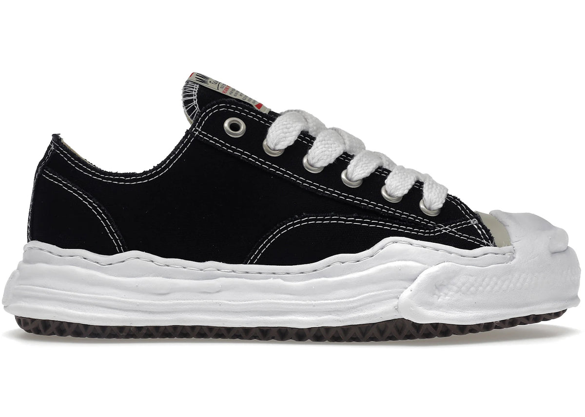 https://images.stockx.com/images/Mihara-Yasuhiro-Hank-OG-Sole-Canvas-Low-Black-Product.jpg?fit=fill&bg=FFFFFF&w=700&h=500&fm=webp&auto=compress&q=90&dpr=2&trim=color&updated_at=1738193358