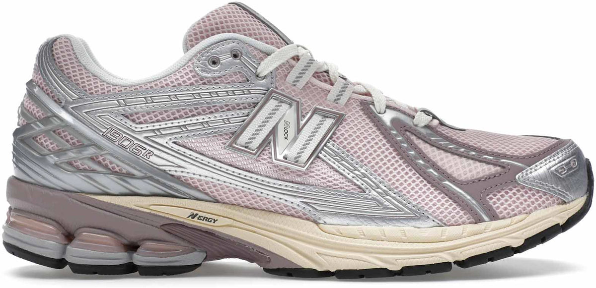 https://images.stockx.com/images/New-Balance-1906R-Rose-Sugar-Silver-Product.jpg?fit=fill&bg=FFFFFF&w=1000&fm=webp&auto=compress&q=90&dpr=2&trim=color&updated_at=1747005349