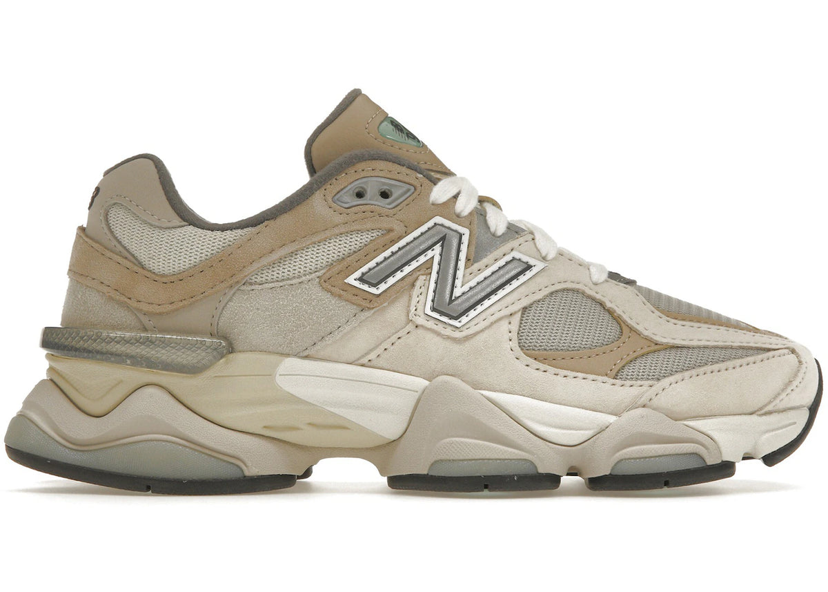 https://images.stockx.com/images/New-Balance-9060-Sea-Salt-Product.jpg?fit=fill&bg=FFFFFF&w=700&h=500&fm=webp&auto=compress&q=90&dpr=2&trim=color&updated_at=1738193358