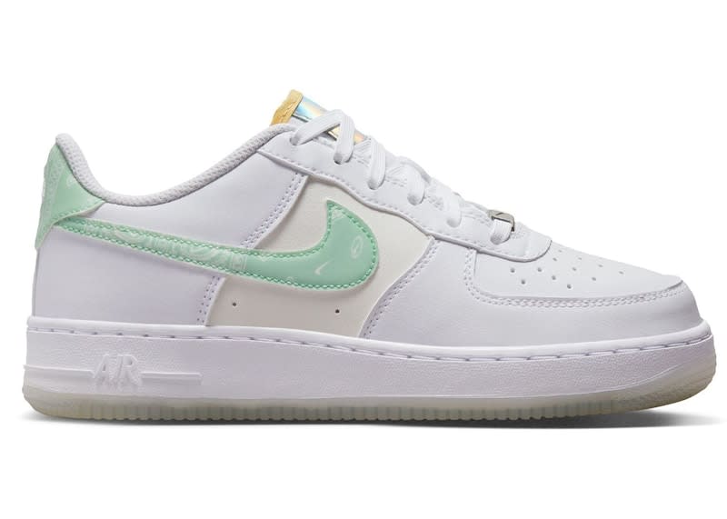 SP113 Nike Air Force 1 Low LV8 Pastel Paisley (GS)