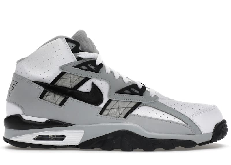 SP391 Nike Air Trainer SC High Raiders Helmet