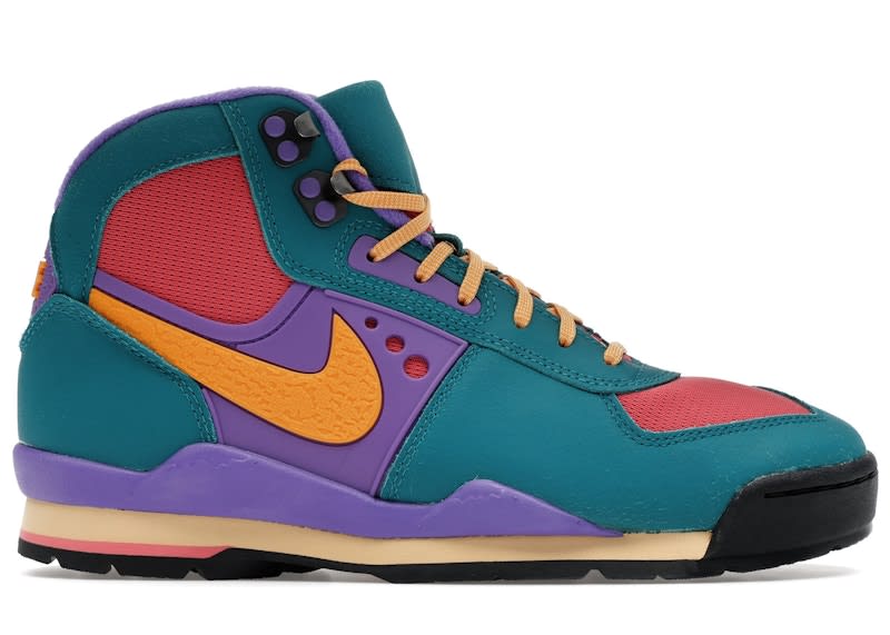 SP6784 Nike Baltoro Bright Spruce Kumquat