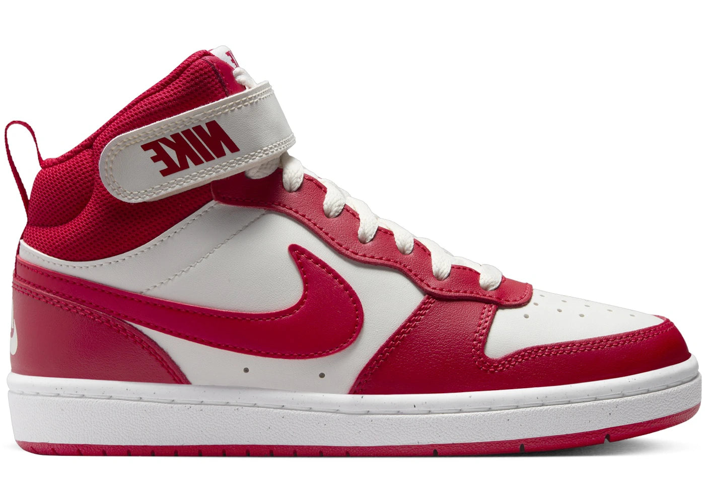 https://images.stockx.com/images/Nike-Court-Borough-Mid-2-Sail-White-Gym-Red-GS.jpg?fit=fill&bg=FFFFFF&w=700&h=500&fm=webp&auto=compress&q=90&dpr=2&trim=color&updated_at=1729146398