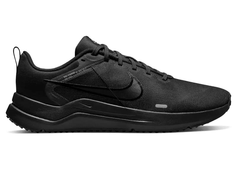 SP10126 Nike Downshifter 12 Black Particle Grey