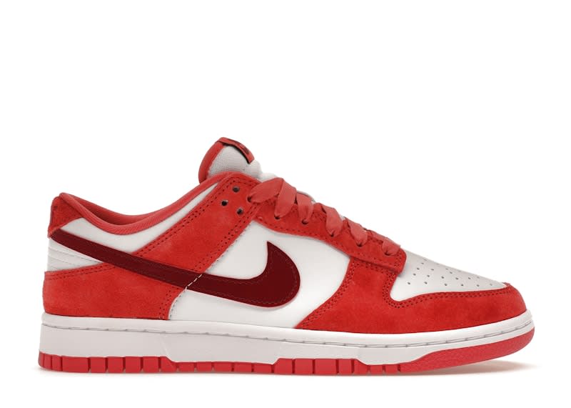 784604 Nike Dunk Low Valentine's Day (2024) (Women's)