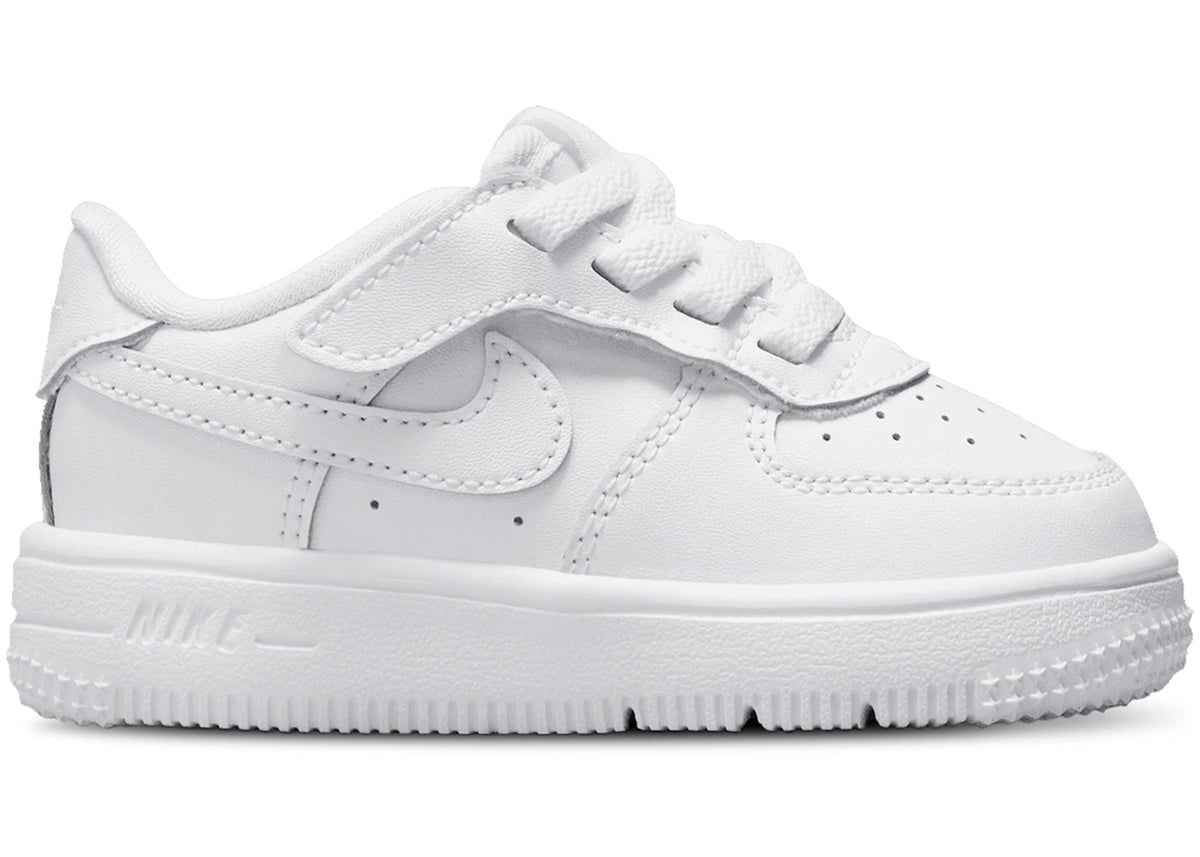 https://images.stockx.com/images/Nike-Force-1-Low-EasyOn-Triple-White-TD.jpg?fit=fill&bg=FFFFFF&w=700&h=500&fm=webp&auto=compress&q=90&dpr=2&trim=color&updated_at=1729799845