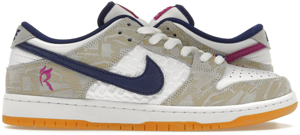 https://images.stockx.com/images/Nike-SB-Dunk-Low-Rayssa-Leal-Product.jpg?fit=fill&bg=FFFFFF&w=1000&fm=webp&auto=compress&q=90&dpr=2&trim=color&updated_at=1738193358