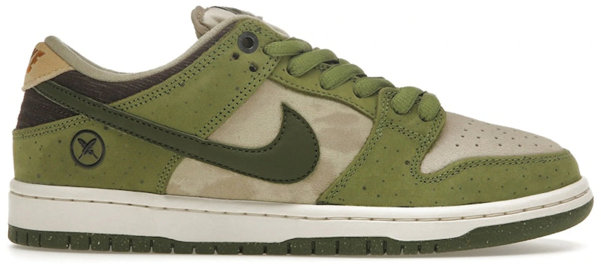 https://images.stockx.com/images/Nike-SB-Dunk-Low-Yuto-Horigome-Asparagus-Product.jpg?fit=fill&bg=FFFFFF&w=1000&fm=webp&auto=compress&q=90&dpr=2&trim=color&updated_at=1741381489