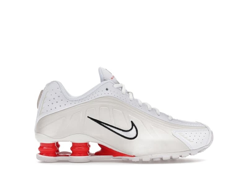 https://res.cloudinary.com/dlqdbsx2k/image/upload/v1779742394/Nike-Shox-R4-White-Phantom-Picante-Red-GS-Product_xy87re.jpg